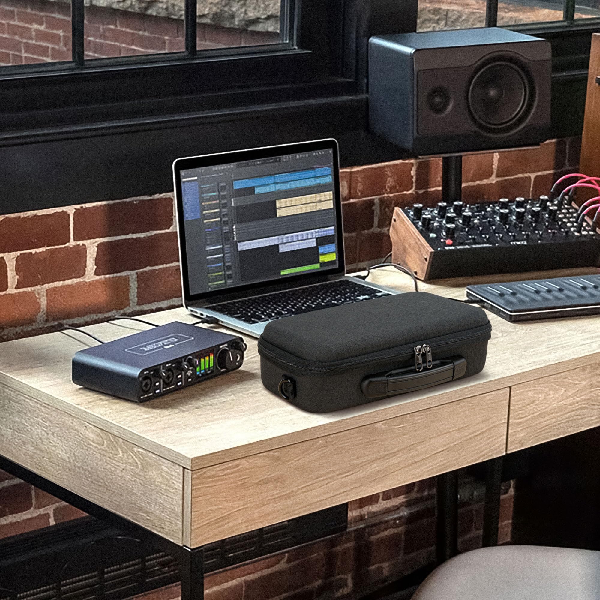 GEEKRIA Housse de Transport pour Interface Audio, étui de Voyage Rigide Compatible avec Motu M2/M4, M-Audio M-Track Duo/M-Track Duo HD, Behringer Pro VS Mini/JT Mini, Stylophone GENX-2 (Gris