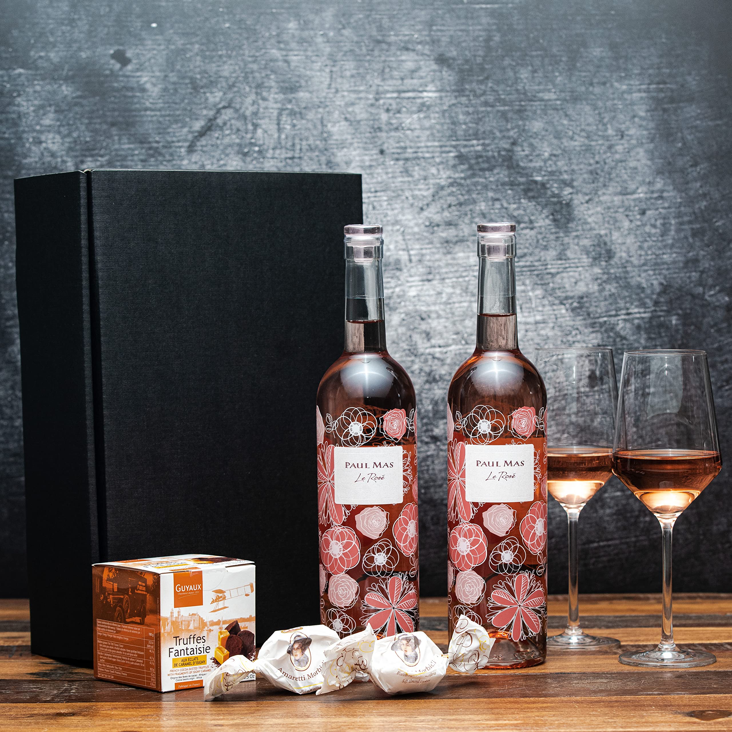Geschenkset Roséwein mit Schokoladentrüffel und Amaretti