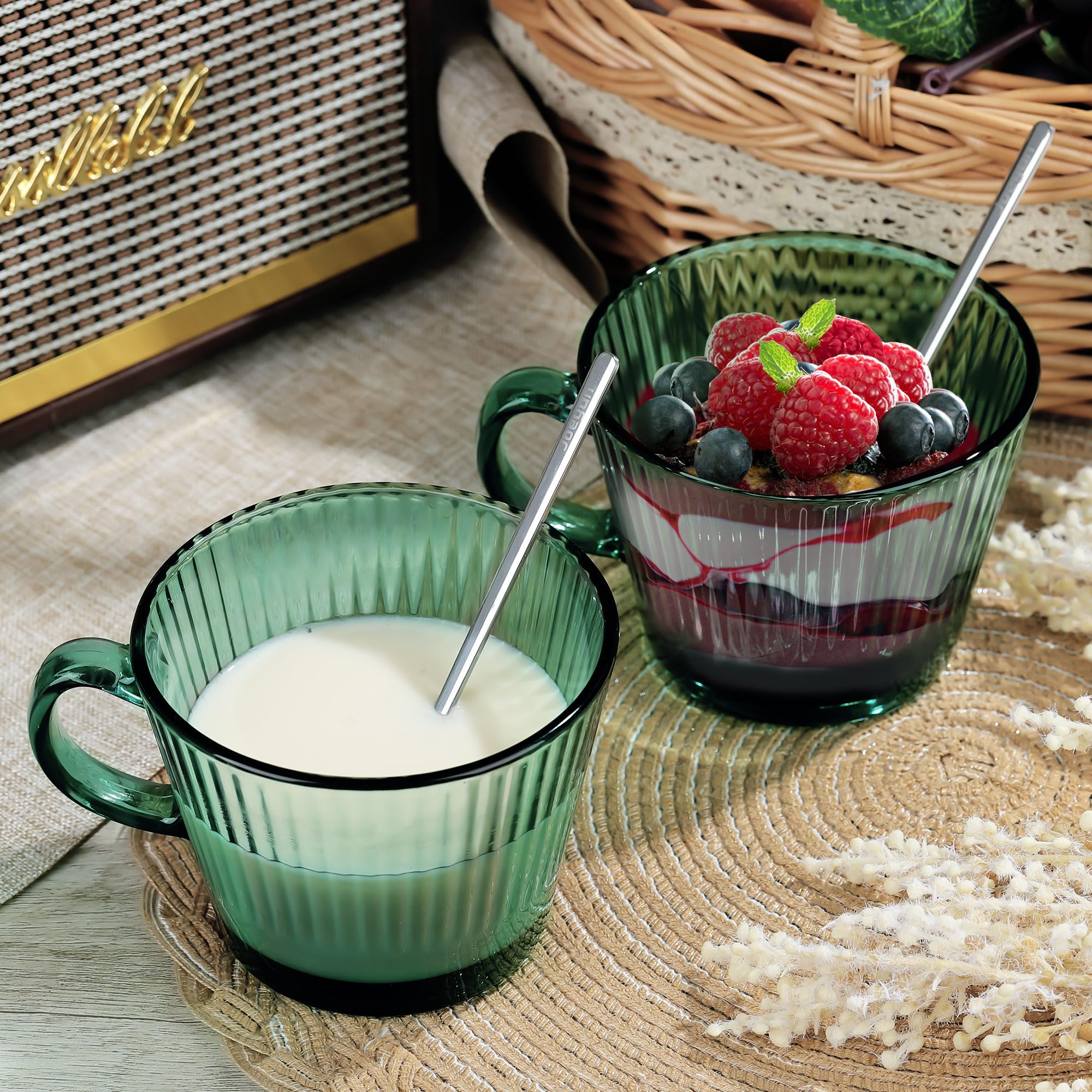 Joeyan 400ml Tazze da Caffè in Vetro,Set di 2 Verde Tazza con cucchiaino,Bicchieri a Coste per espresso Demitasse, Cappuccino Latte Tè,Latte, Cereali, Gelato, Yogurt, Lavabili in Lavastoviglie