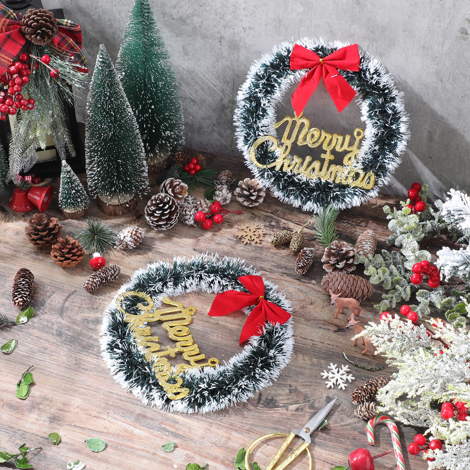 Jenaai 24 coronas de Navidad para puerta delantera, corona de Navidad artificial de 10 pulgadas con lazo rojo para colgar, manualidades de invierno para interiores y exteriores, hogar, ventana, pared,