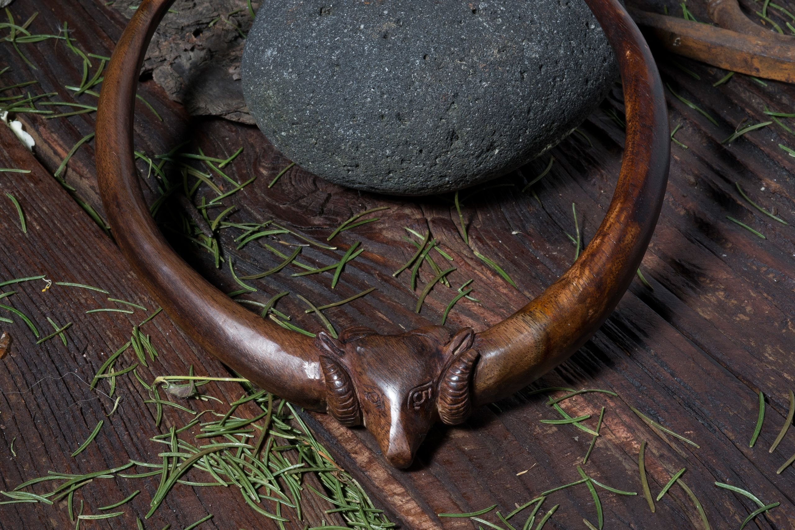 Windalf Wikinger Torques RAM Ø12.5 cm Halsreif Widderkopf Nordische Mythologie Holz