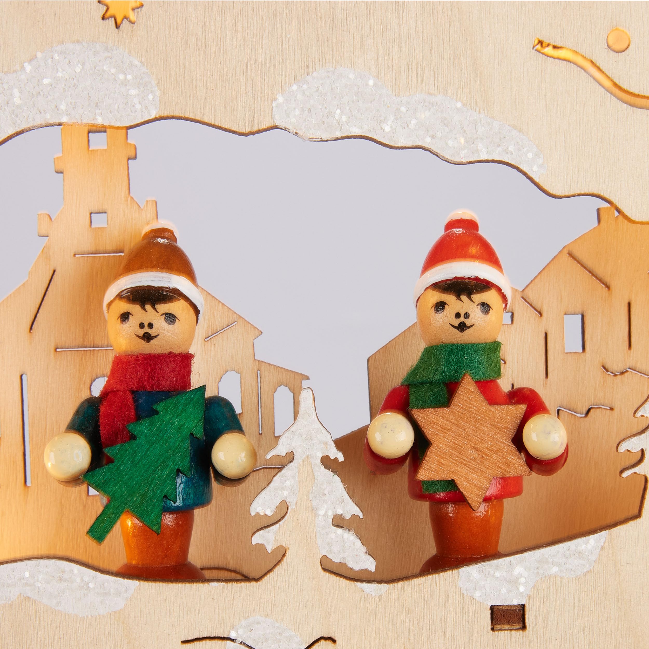 BRUBAKER 3D Lichterbogen - LED Schwibbogen - Dorf in verschneiter Winterlandschaft - Weihnachtsbeleuchtung aus Holz Natur - 27 x 45 x 12 cm - Handbemalte Weihnachtsdeko für Tisch & Fensterbank