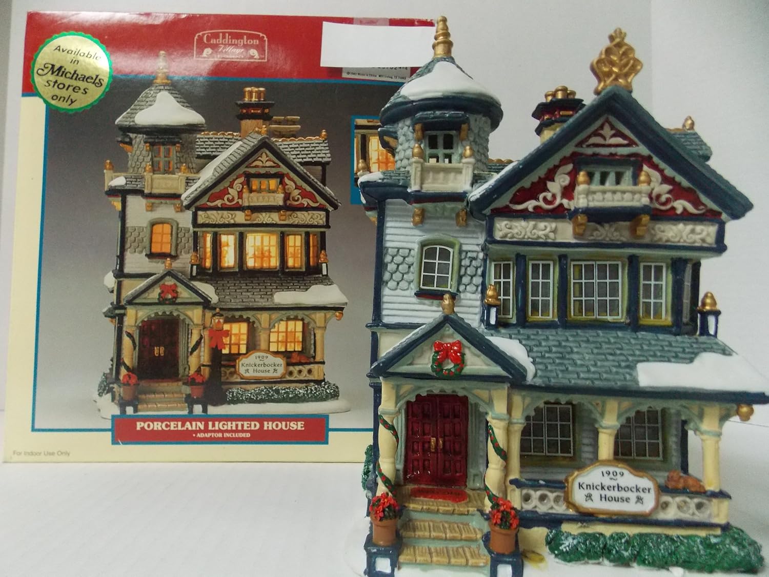 Caddington Village 1909 Knickerbocker House Lighted