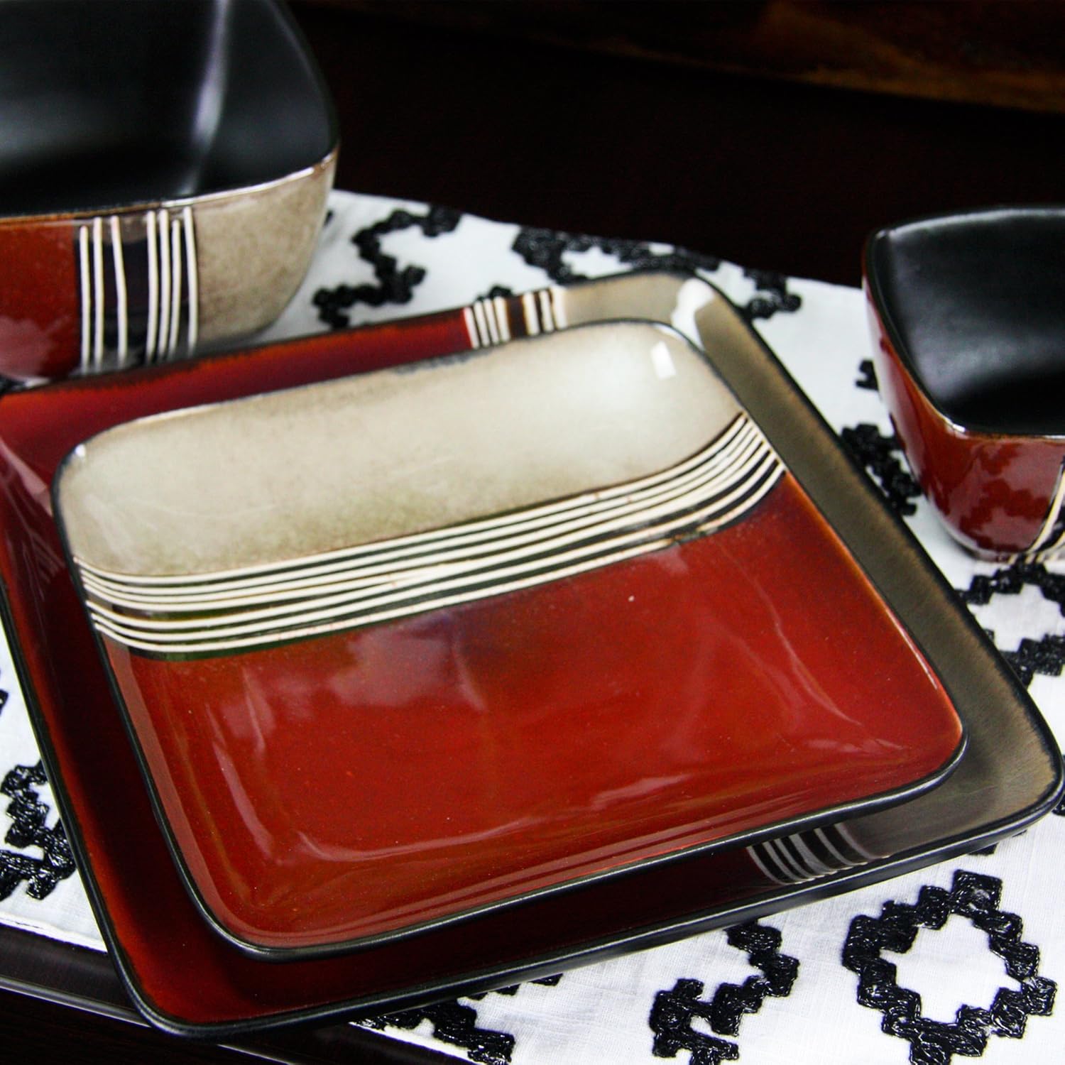 🔥 Hоt Dеаlѕ Elama Square Stoneware Loft Collection Dinnerware Dish Set, 16 Piece, Red and Tan with White Accents