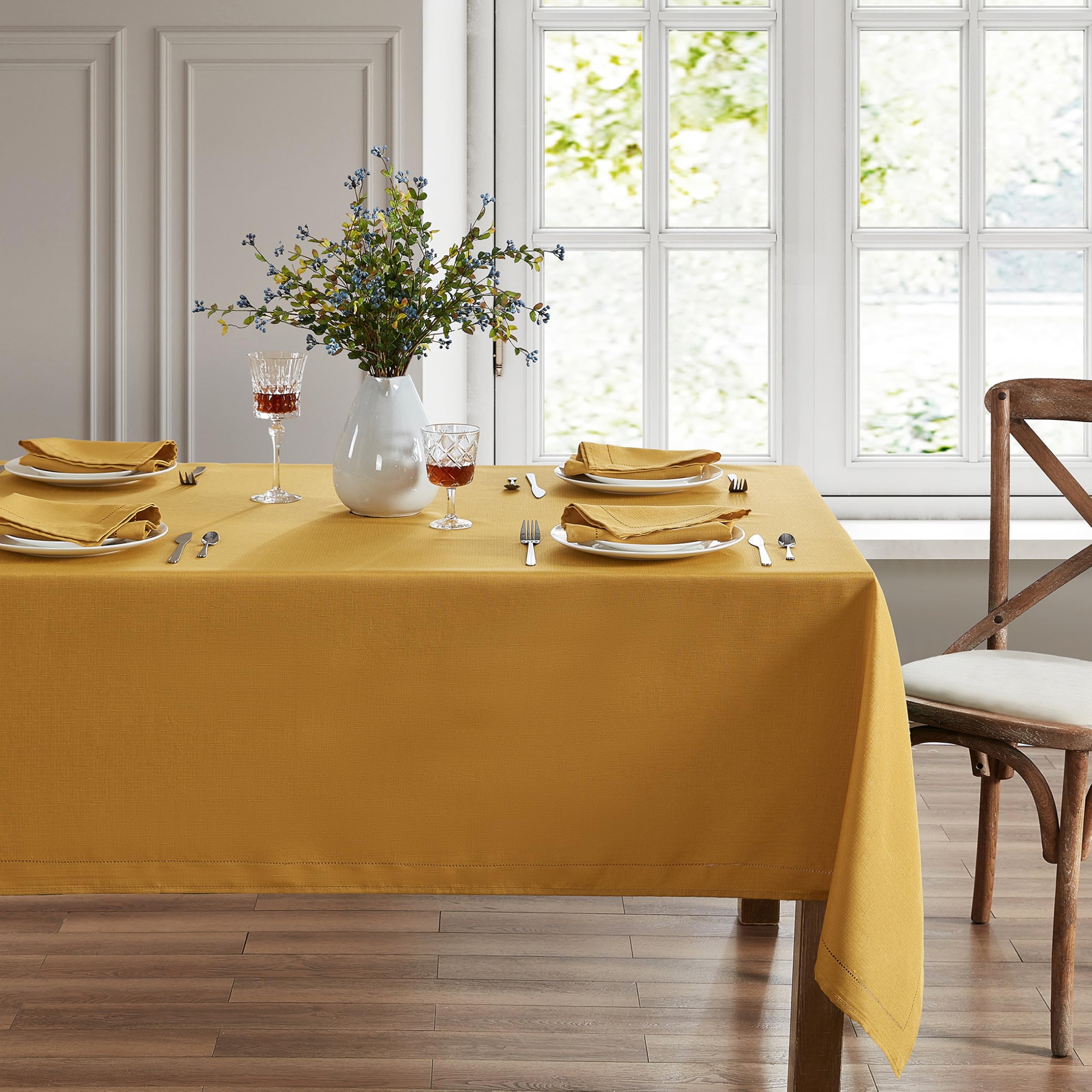 Elrene Home Fashions Alison - Mantel de Tela con diseño de Borde con Ojales, Rectangular, 60 x 84 Pulgadas, Amarillo Dorado