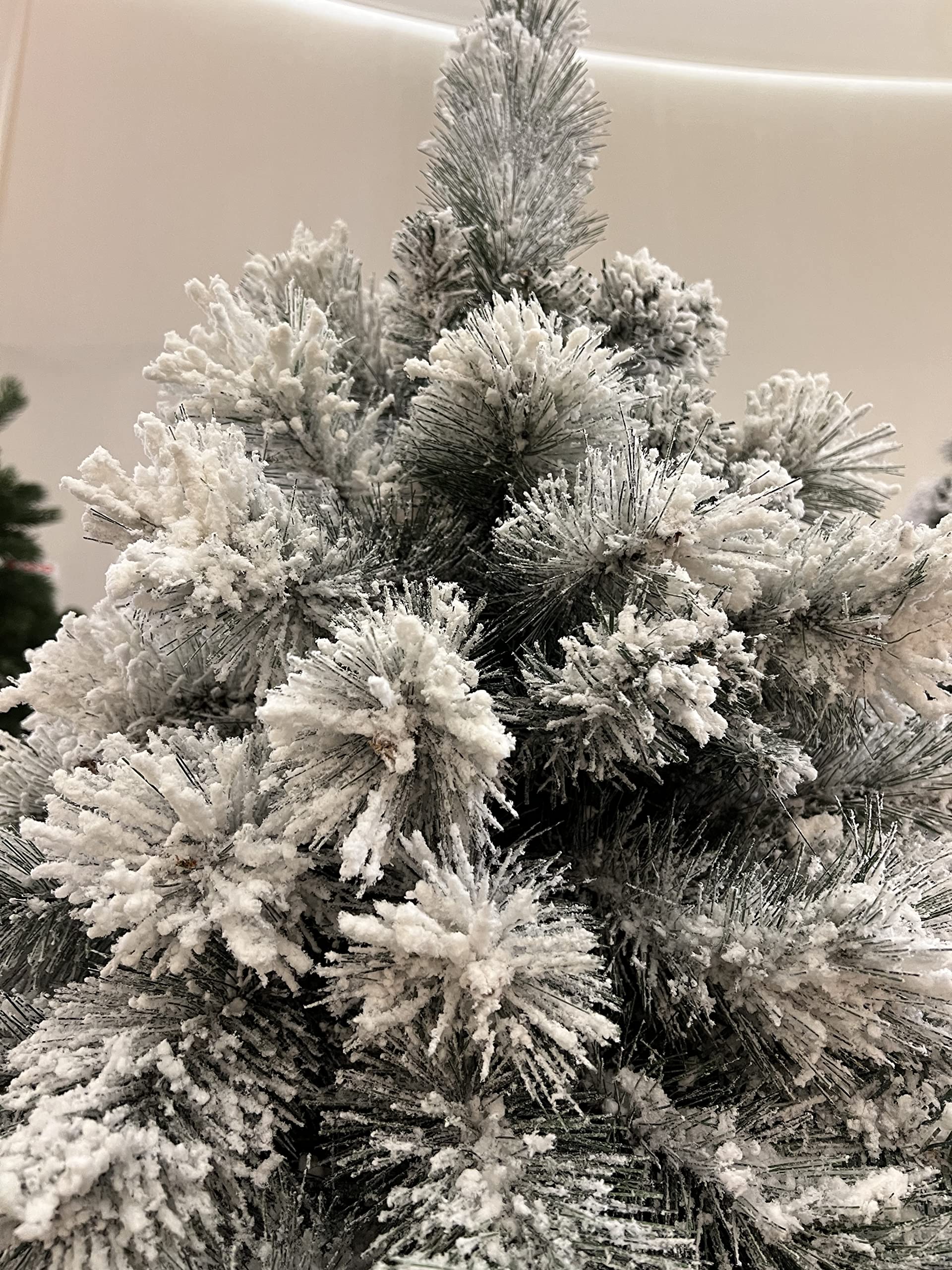 XONE Albero Milton INNEVATO 210 CM | Albero Artificiale Bianco | Albero di Natale con Neve PP+PVC Effetto Aghi di Pino