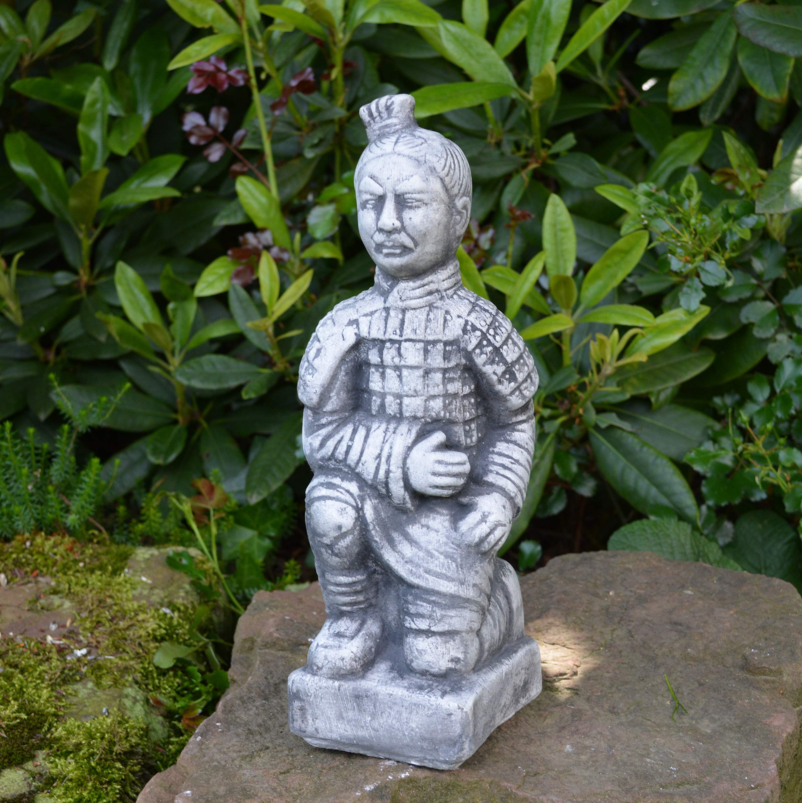 gartendekoparadies.de Vier chinesische Terrakotta-Krieger im Set, Steinfigur, H. 31-37 cm, 10 kg, Grau, frostsicher aus Steinguss für Außenbereich