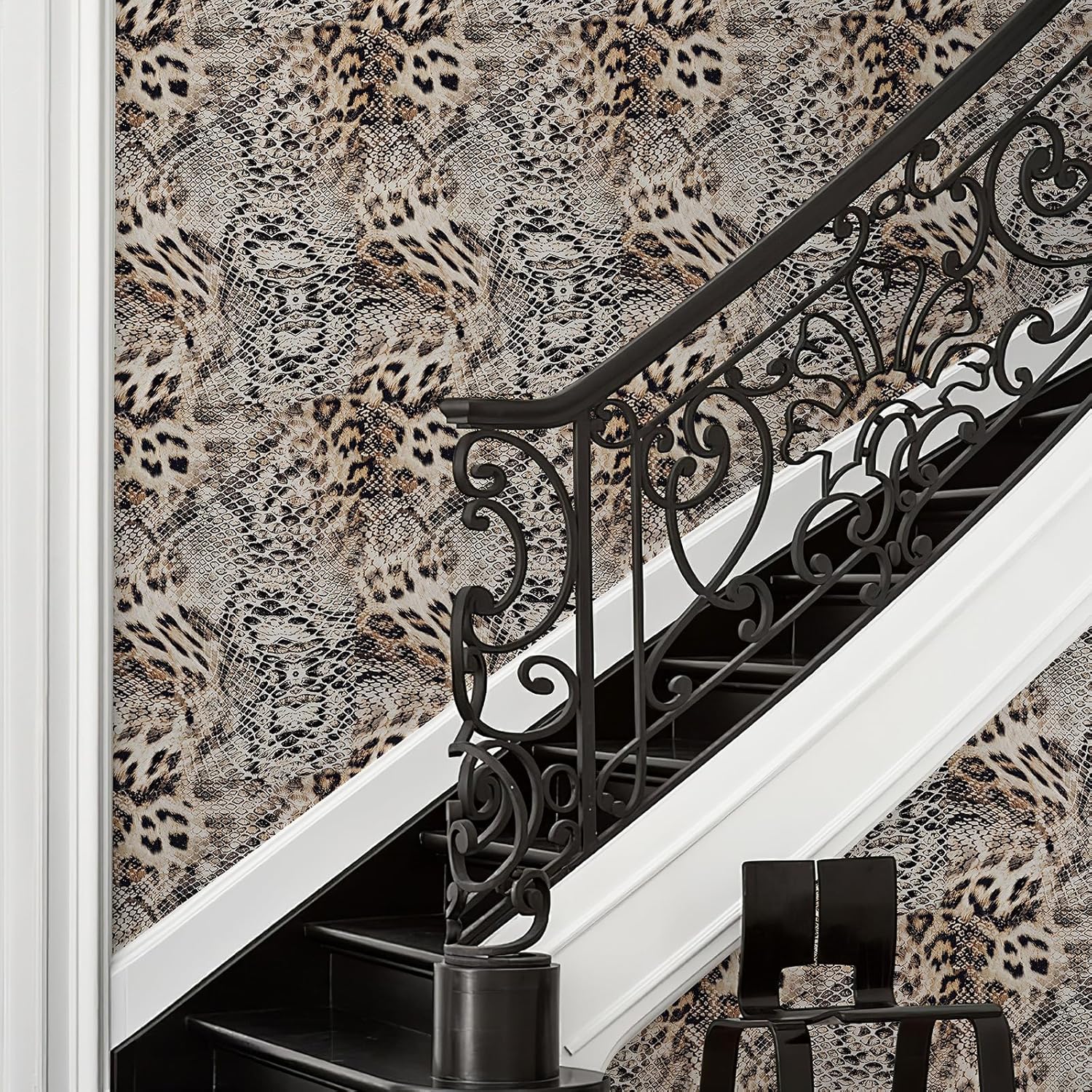 JiffDiff Textured Leopard Snake Print Peel and Stick Wallpaper, 17.3" x 480" Thick Waterproof Self-Adhesive Wall Paper, Modern Jungle Wild Animal Print Contact Paper for Table, Bedroom and Bathroom