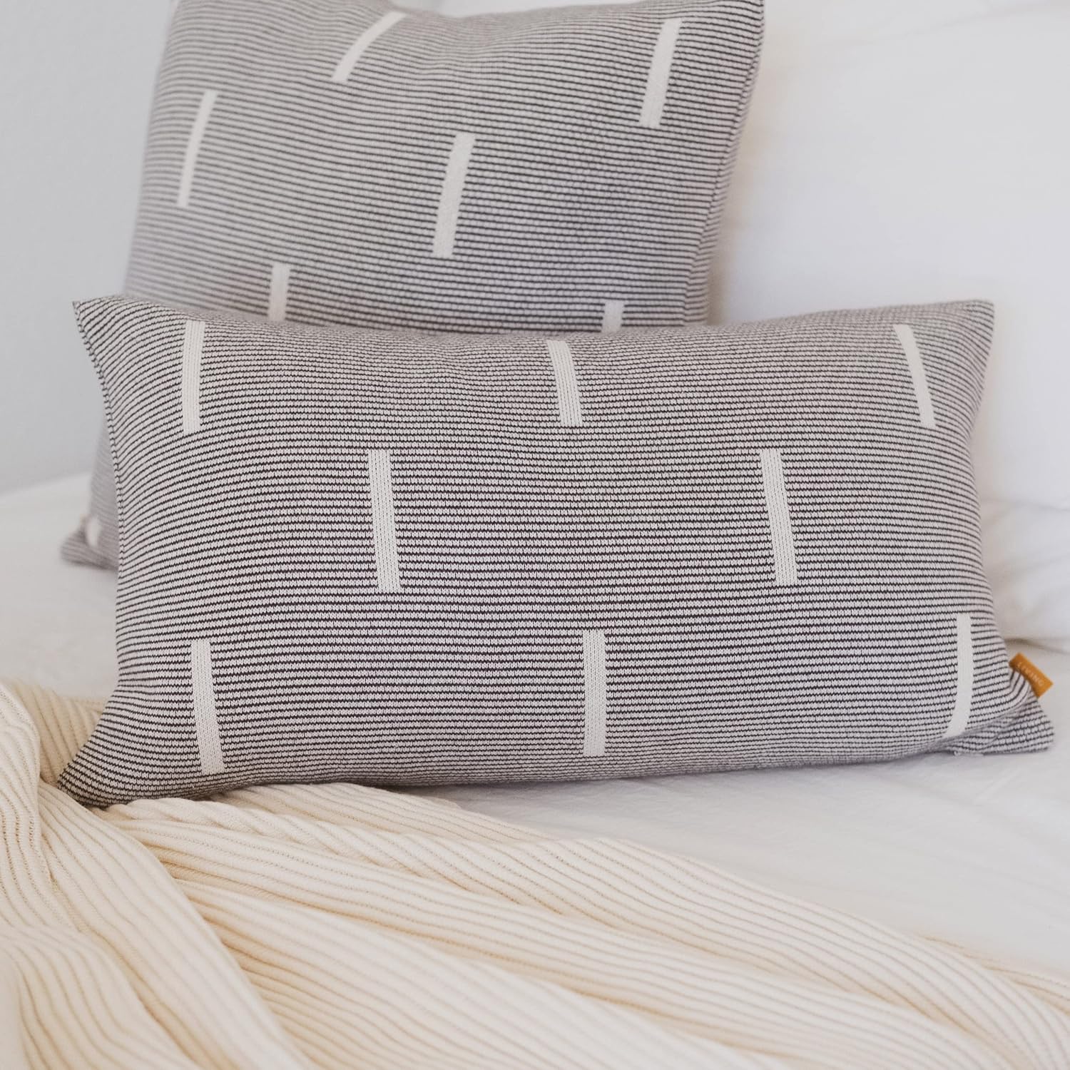 100% Cotton Knitted Soft Modern Geometric Dash Lines Throw Pillow Cover - Black & Cream, 20" x 12" (Pack of 1)