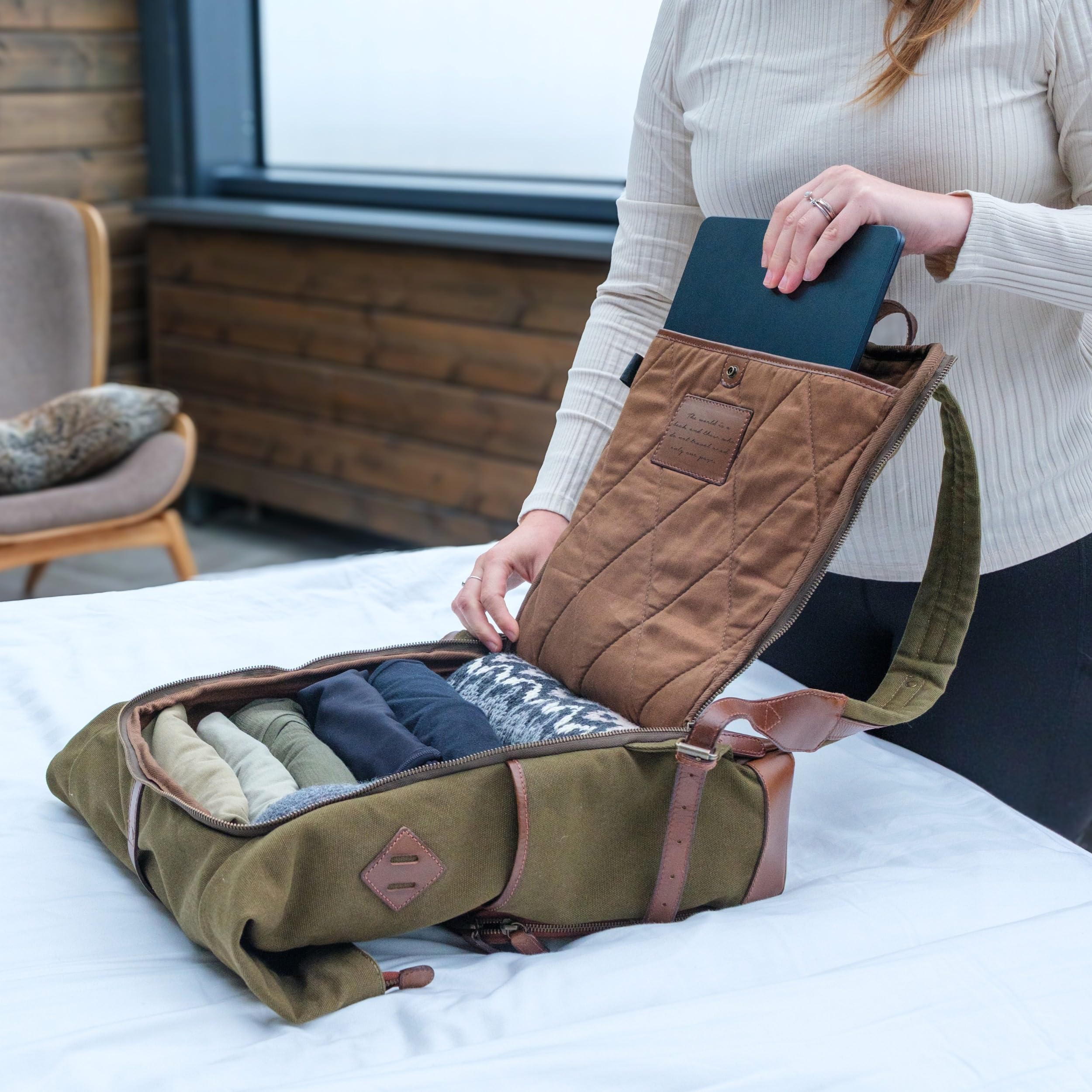 DRAKENSBERG Reise Rucksack 'Arthur' mit 17" Laptopfach und Technik-Organizer-Fach, Business, Handgepäck, 20-30L - Oliv-Grün, DR00123