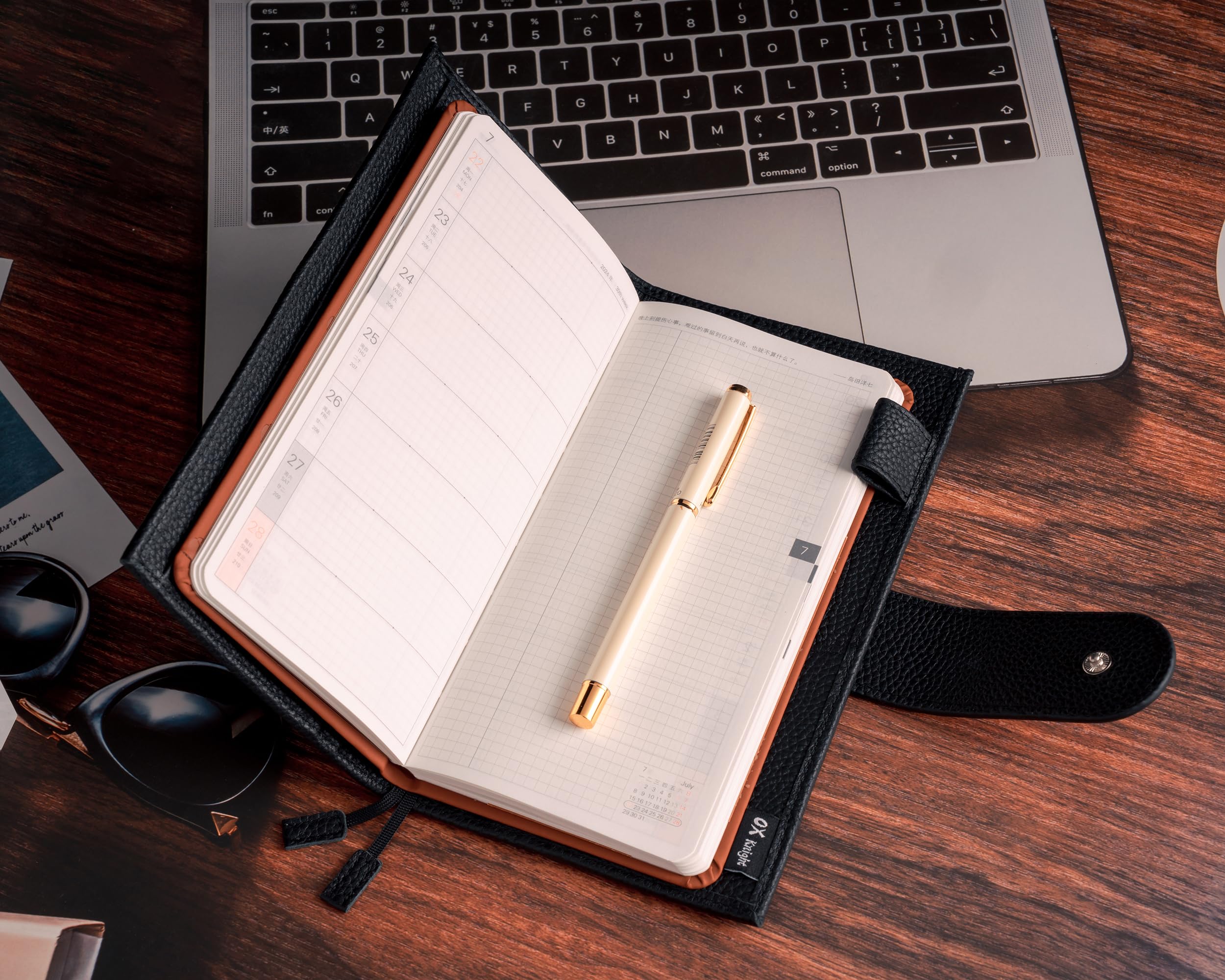 Hobonichi Weeks/Weeks Mega - Custodia in pelle con passante per penna, scomparti per carte, tasca posteriore e segnalibri, colore: nero