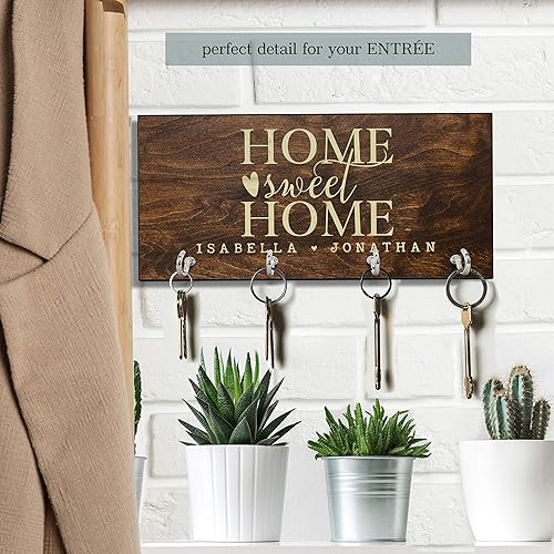 Vista 7 de Be Burgundy Llavero personalizado para pared, hogar, regalos de inauguración de la casa para parejas, estante de madera rústica personalizado