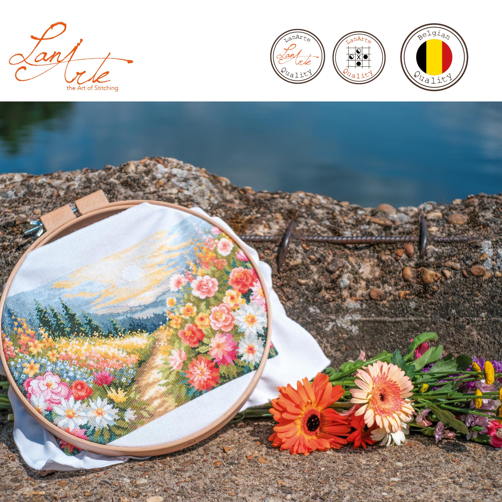 Lanarte Kreuzstich Stickpackungen Gezählter Kreuzstichbilder Set BUNTER WEG Wanddekoration Handarbeit Set für Erwachsene ca. 38 x 21 cm DIY Deko Bastelset Handwerker Kreative Geschenkset