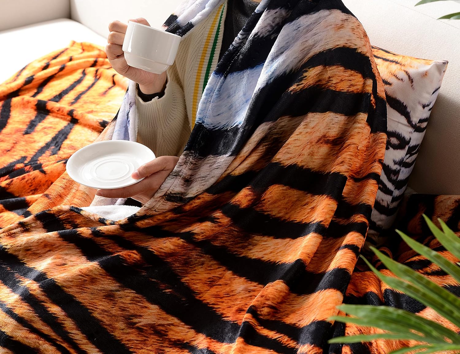 WIBUE Tiger Throw Blanket 60"x50" with 2 Pcs Pillow Covers 18"x18", Decor Fleece Blanket for Women Men, Fuzzy Soft Cozy Warm Plush Gifts Blankets for Bed Sofa Couch Chair Living Room Bedroom