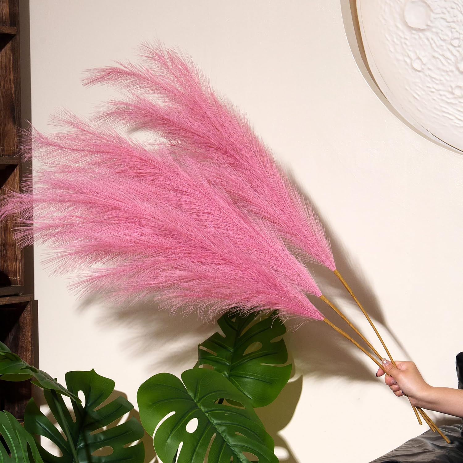 Premium Faux Dark Pink Pampas Grass – 43.3" Tall Fluffy Decor, 8pcs 18-Branch One-Piece Stems No Assembly, Luxury Silk-Feel Feather Flowers for Wedding Boho Home Decor (Magenta, 8 Stems / 110cm)