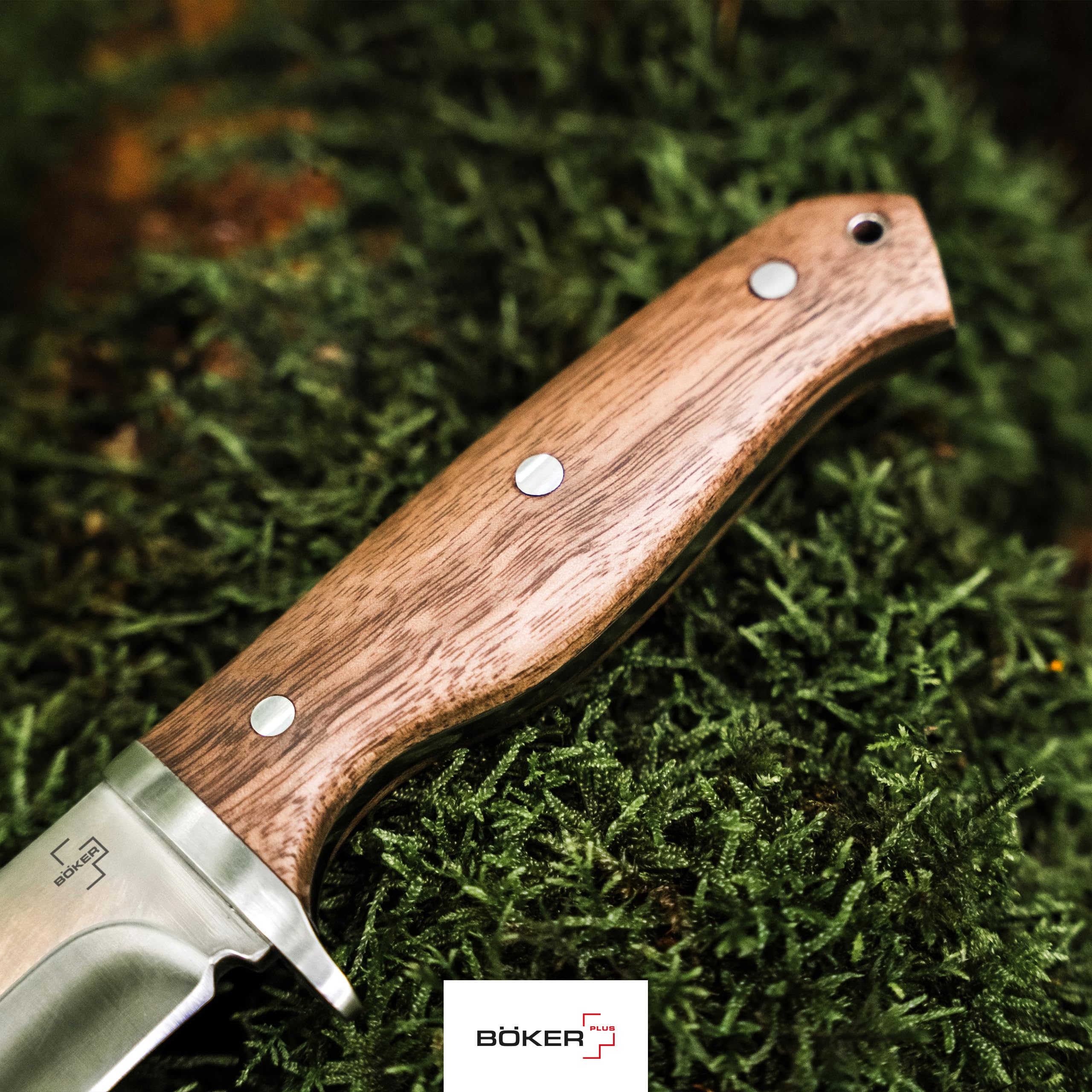 BÖKER PLUS® Walnut Drop Fahrtenmesser - feststehendes Bushcraft Messer mit 14C28N Sandvik Stahl unter 12 cm - Full Tang Outdoor & Jagdmesser extra scharf mit Holzgriff, Lederscheide & Parierelement
