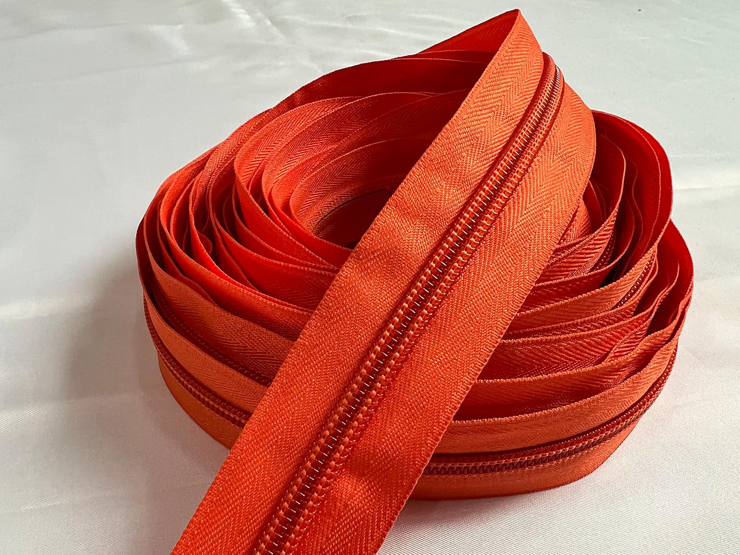 ZMCHNICY Zippers for Sewing,5# Orange Nylon Coil Zipper by The Yard Zipper Tape Bulk 10 Yards with 20PCS Sliders for Bags Luggage DIY Tailor Sewing Crafts (Orange)