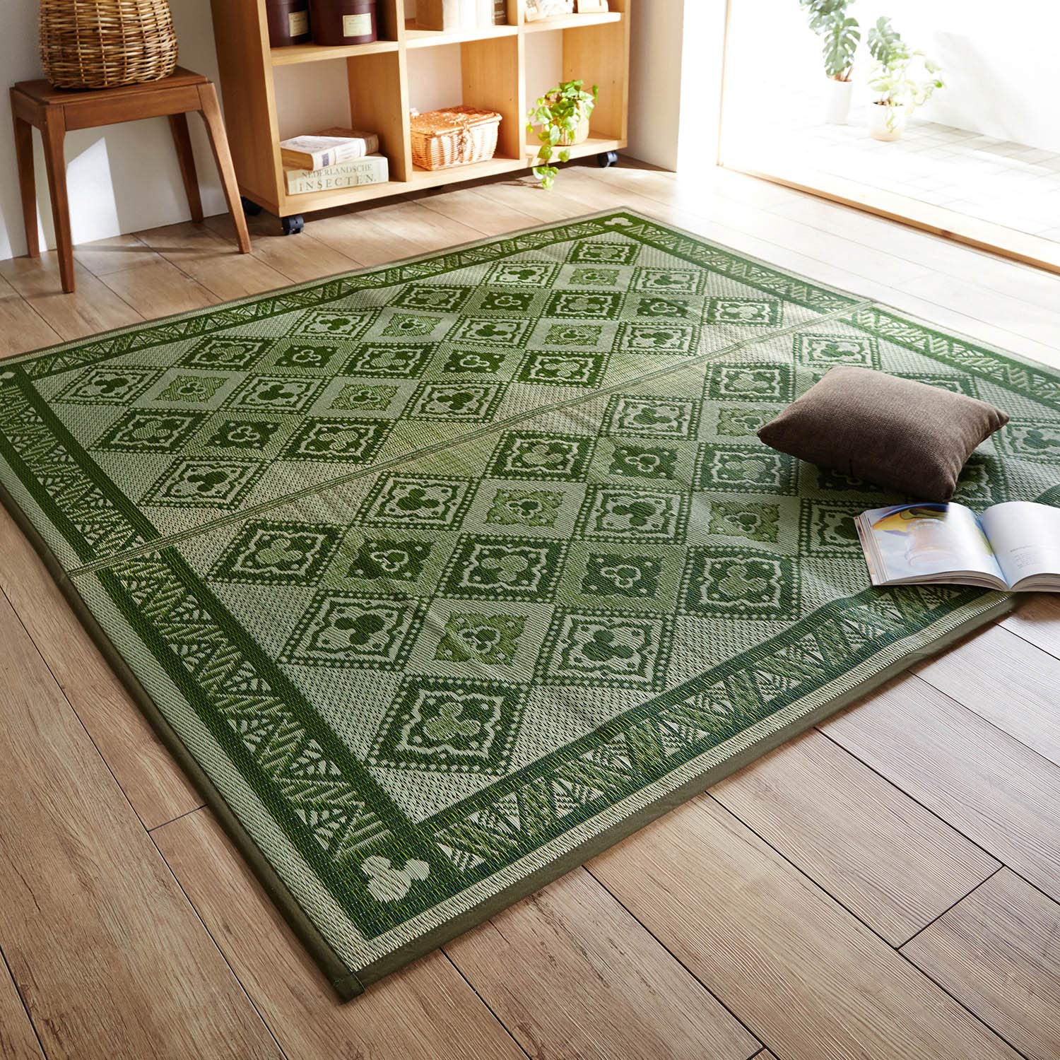 Amazon｜[ベルメゾン] ディズニー い草ラグ タイルデザイン イ草・畳