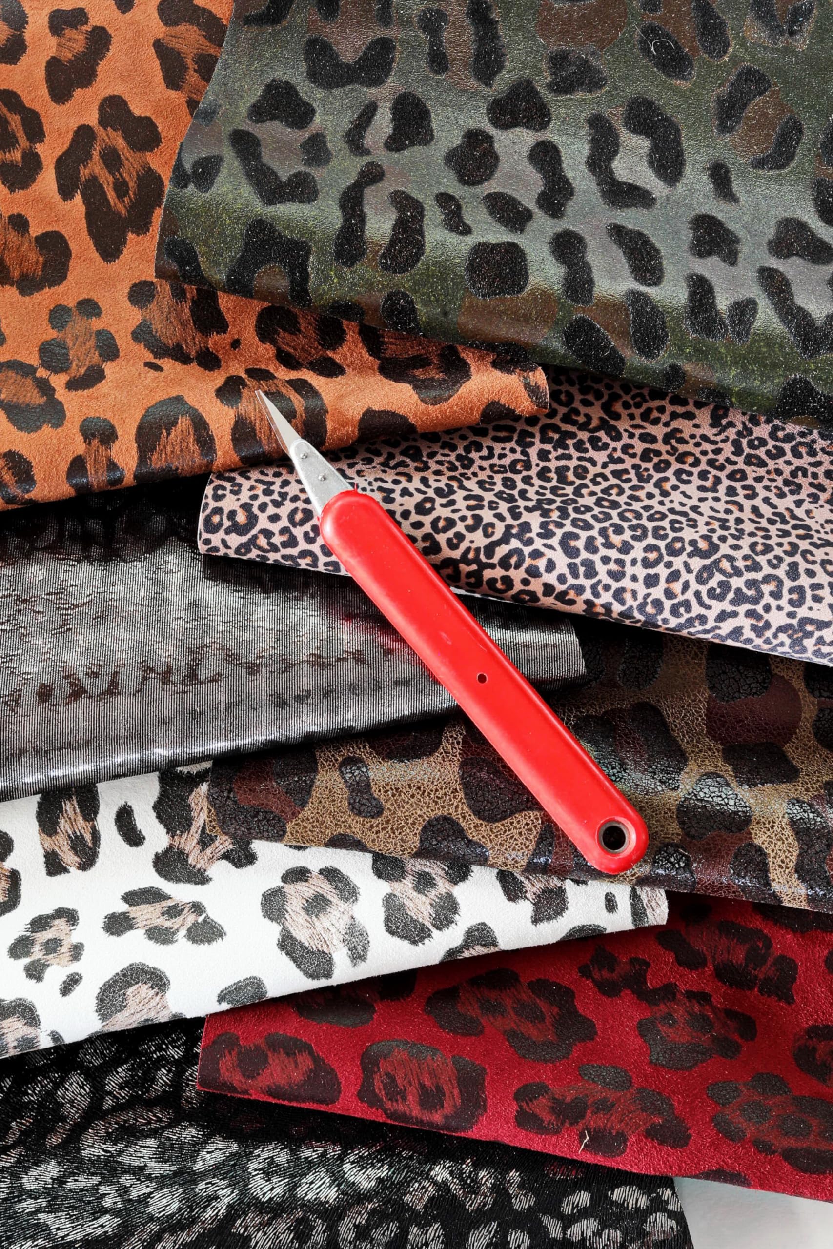 LA GARZARARA - Retales de piel con estampado de leopardo - Mínimo 25 x 20 cm máximo 40 x 40 cm - 0,500 kg - Selección aleatoria para manualidades, costura y creaciones a mano - Varias Frantasie