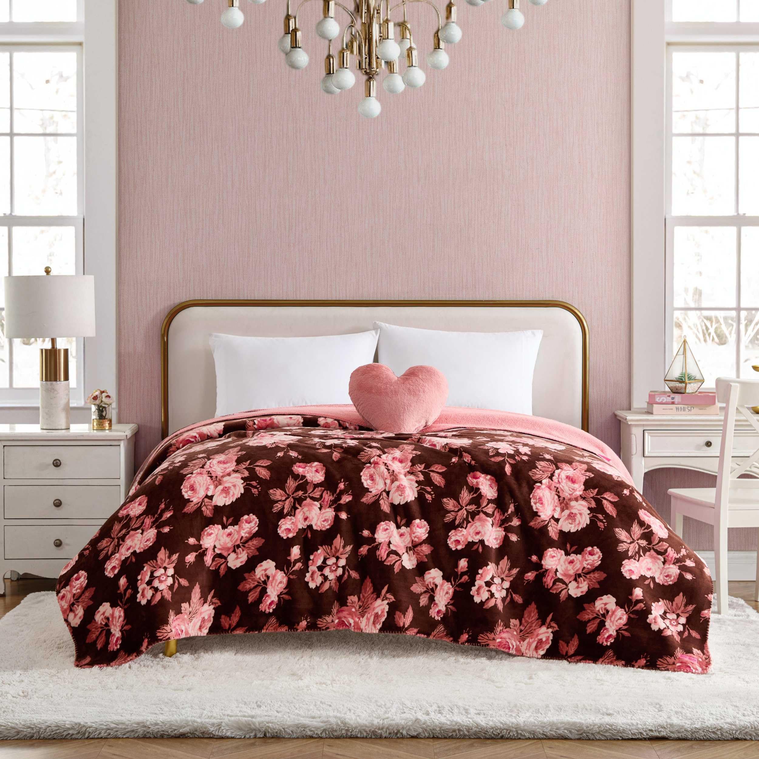 Betsey Johnson – Twin Size Blanket, Soft Plush Bedding with Cozy Sherpa Reverse, Blanket for Couch or Bed, Floral Room Decor, Lightweight for All Seasons (Garden Pink)