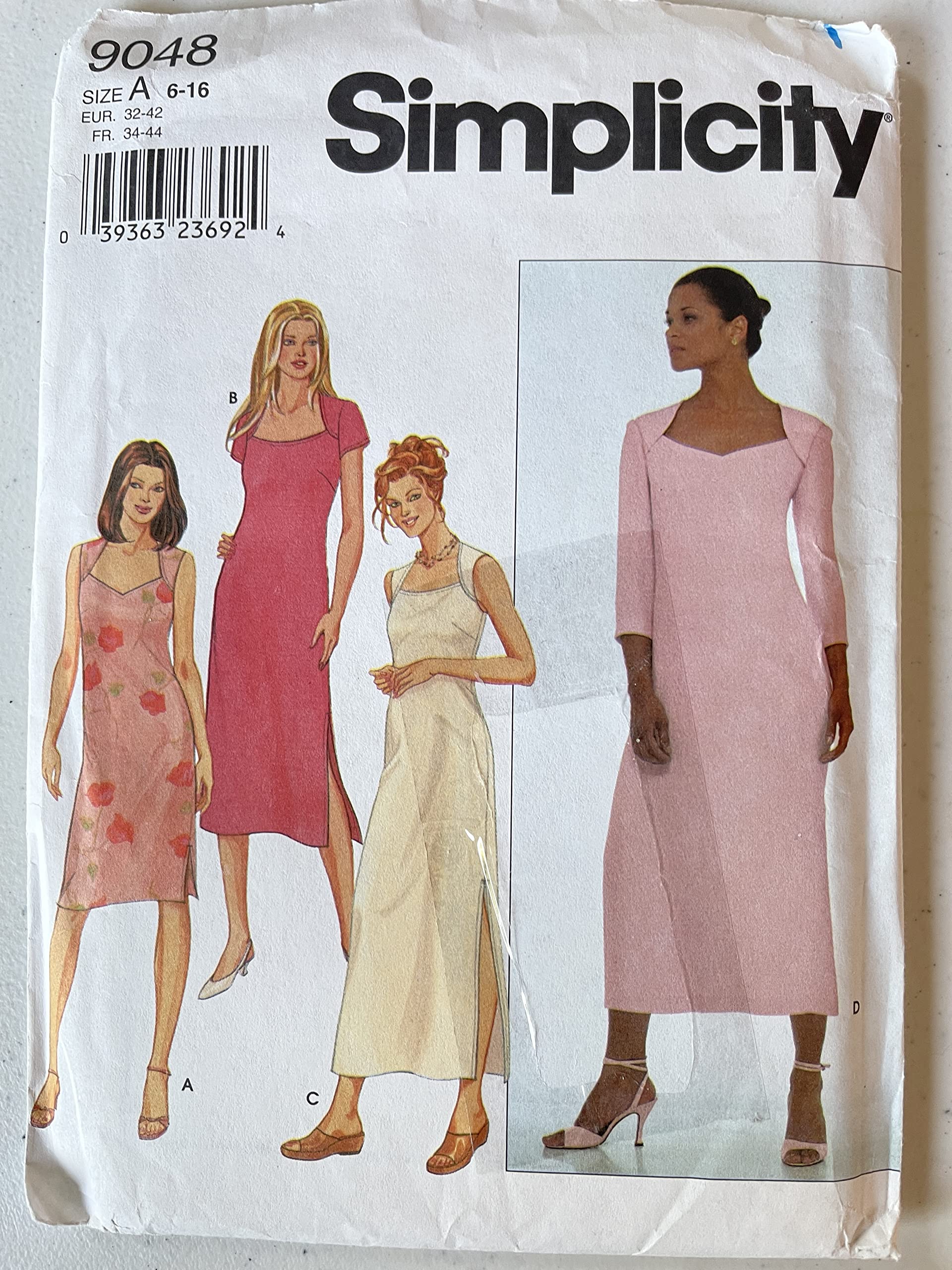 Patron Simplicity 9048 de robe pour femmes petites tailles 6 à 16