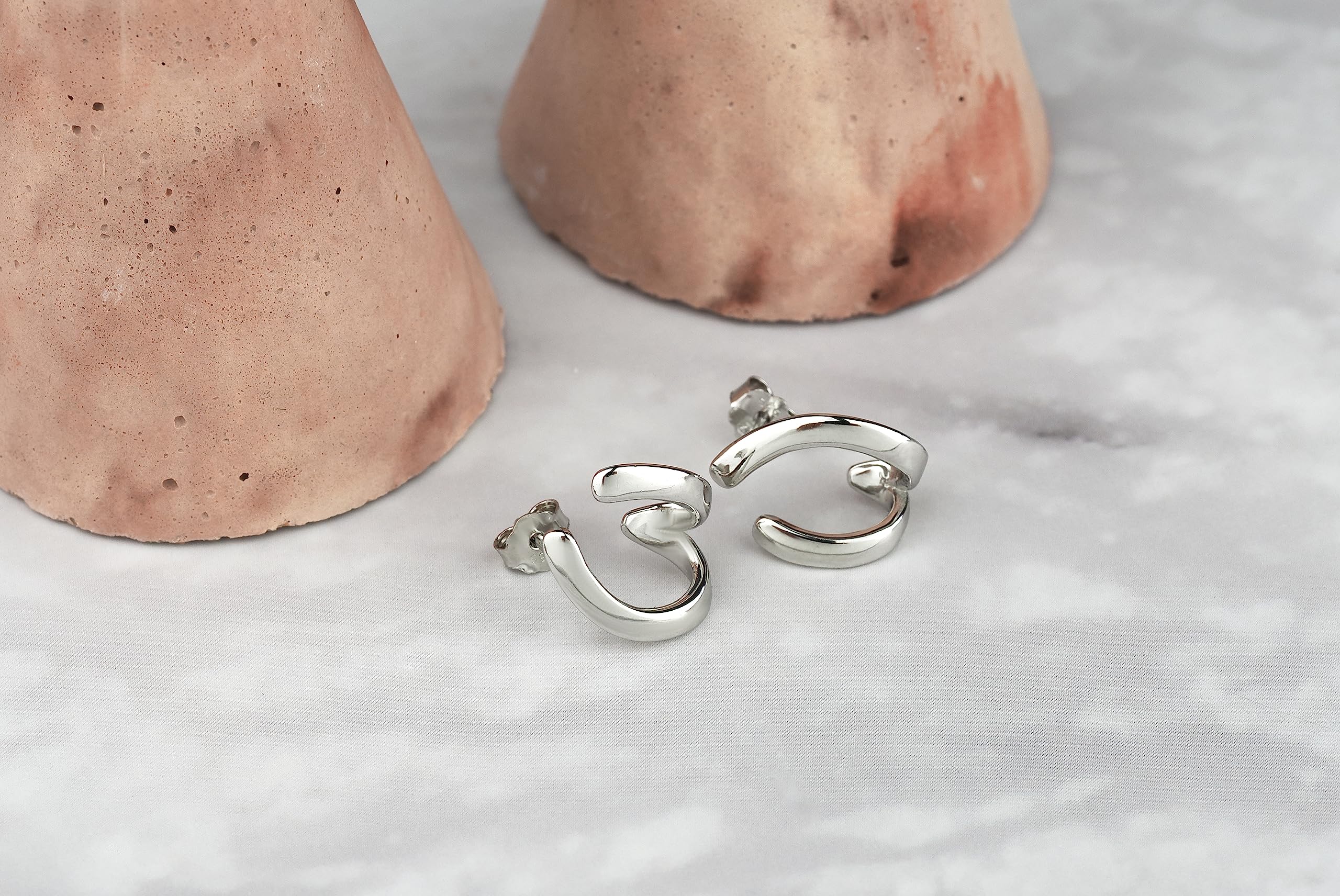SOFIA MILANI - Pendientes para Mujeres en Plata de Ley 925 - Pendiente de Botón de Curvado