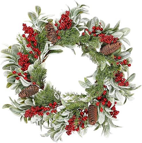 Sggvecsy Corona de Navidad artificial de 19 pulgadas para puerta delantera, corona de orejas de cordero flocado con bayas rojas, agujas de pino,