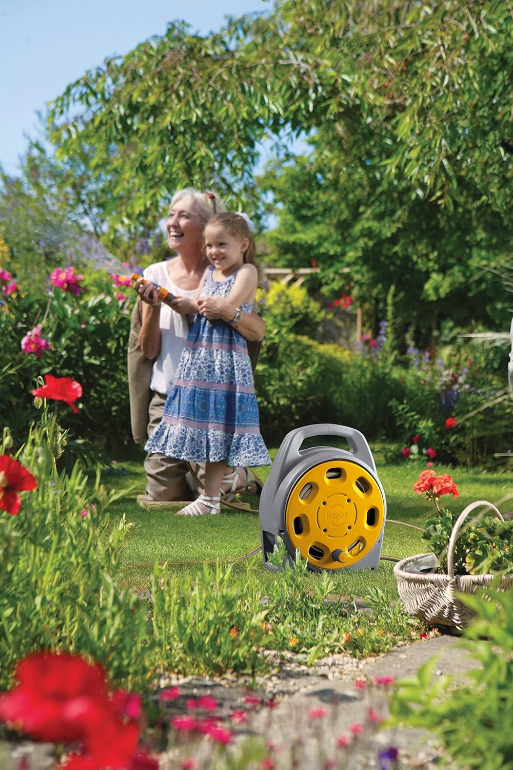 HOZELOCK - Portable Compact Hose Reel 20 m : 20m Streamlined Hose Reel, Compact, Large Handle, Supplied with 1 Nozzle and all Fittings [2382R0777]