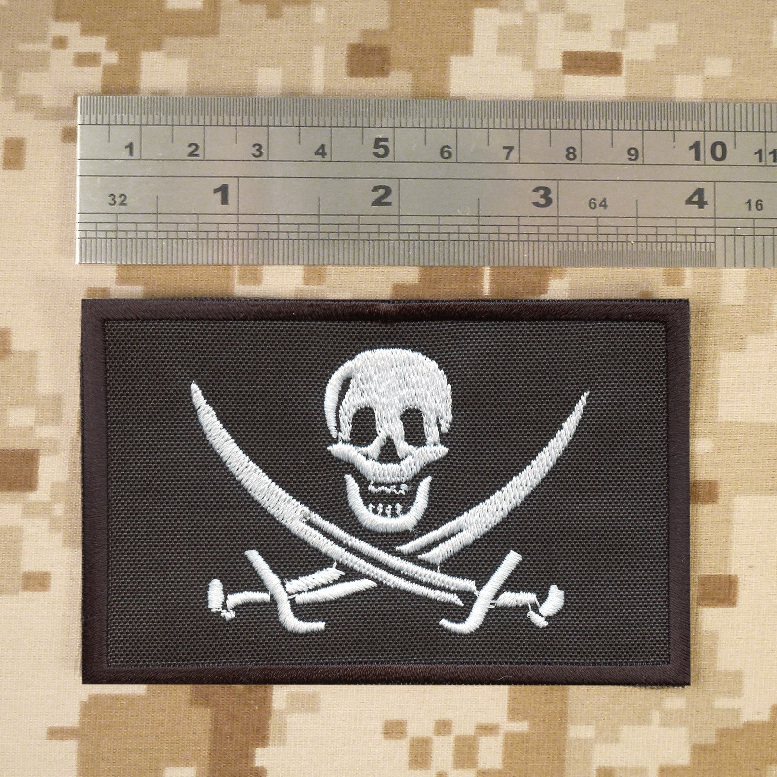 Toppa Con Bandiera Pirata Calico Jack: Applicazione Con Teschio E Ossa Incrociate Verde Oliva - Italia - Foto 10