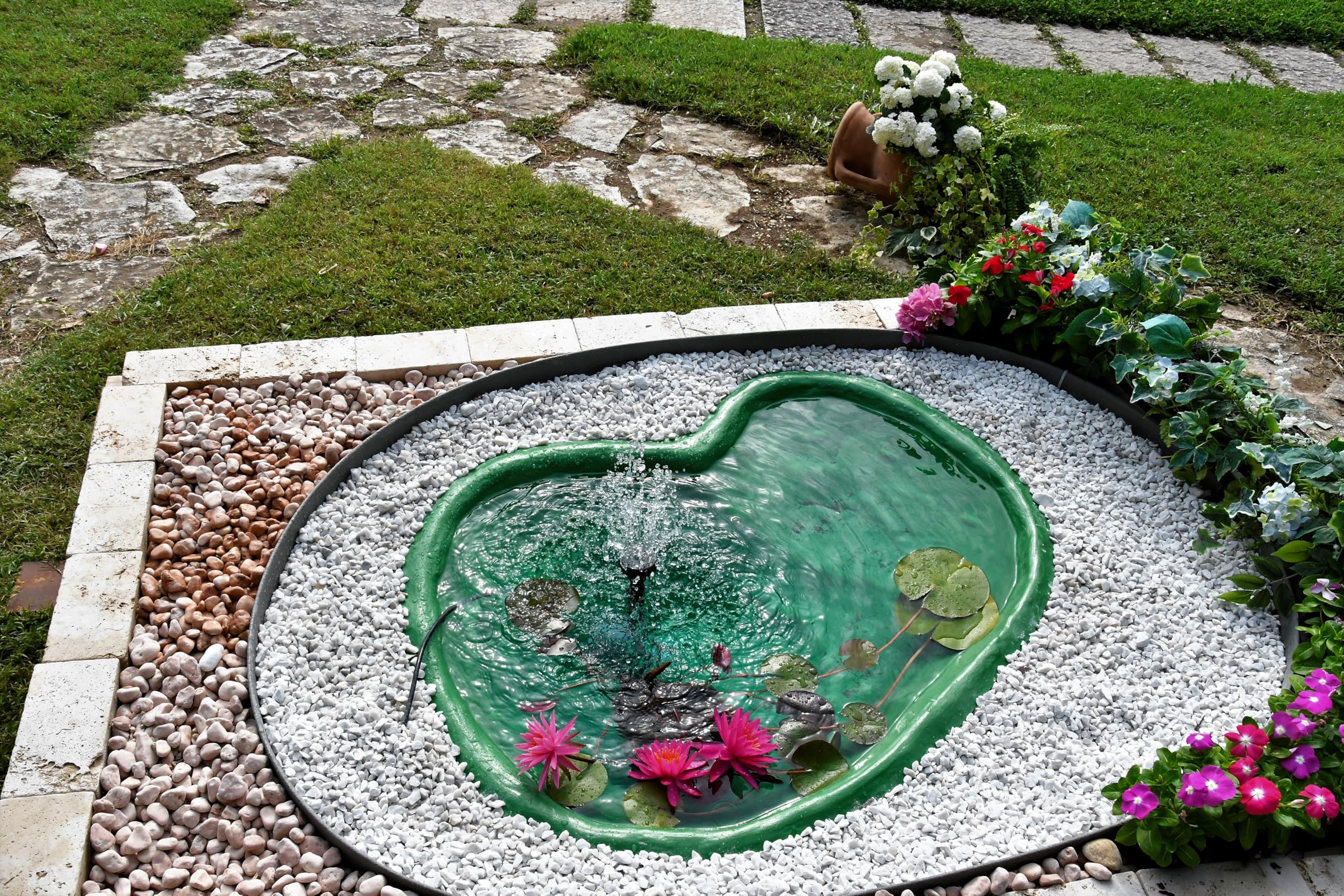 Giardini d'Acqua Estanque Preformado Verde Modelo Caldonazzo 110 cm x 78 cm x 28 cm, Capacidad 90 Lt - Jardin Pecera Koi Plantas Palustres Bricolaje Duradero Agua