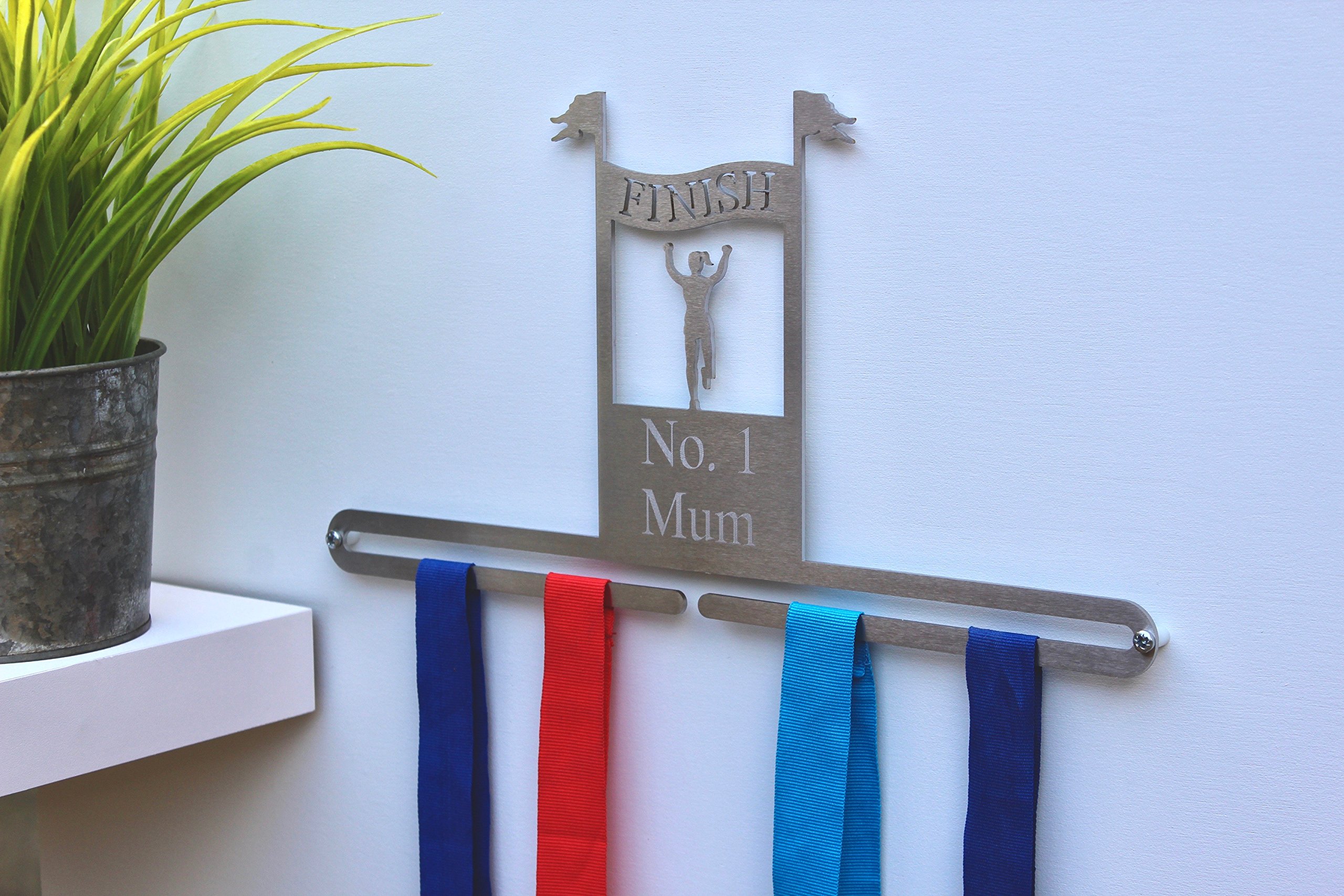 Medaillen-Aufhänger Female Finish Line, gebürsteter Edelstahl, hergestellt in Großbritannien
