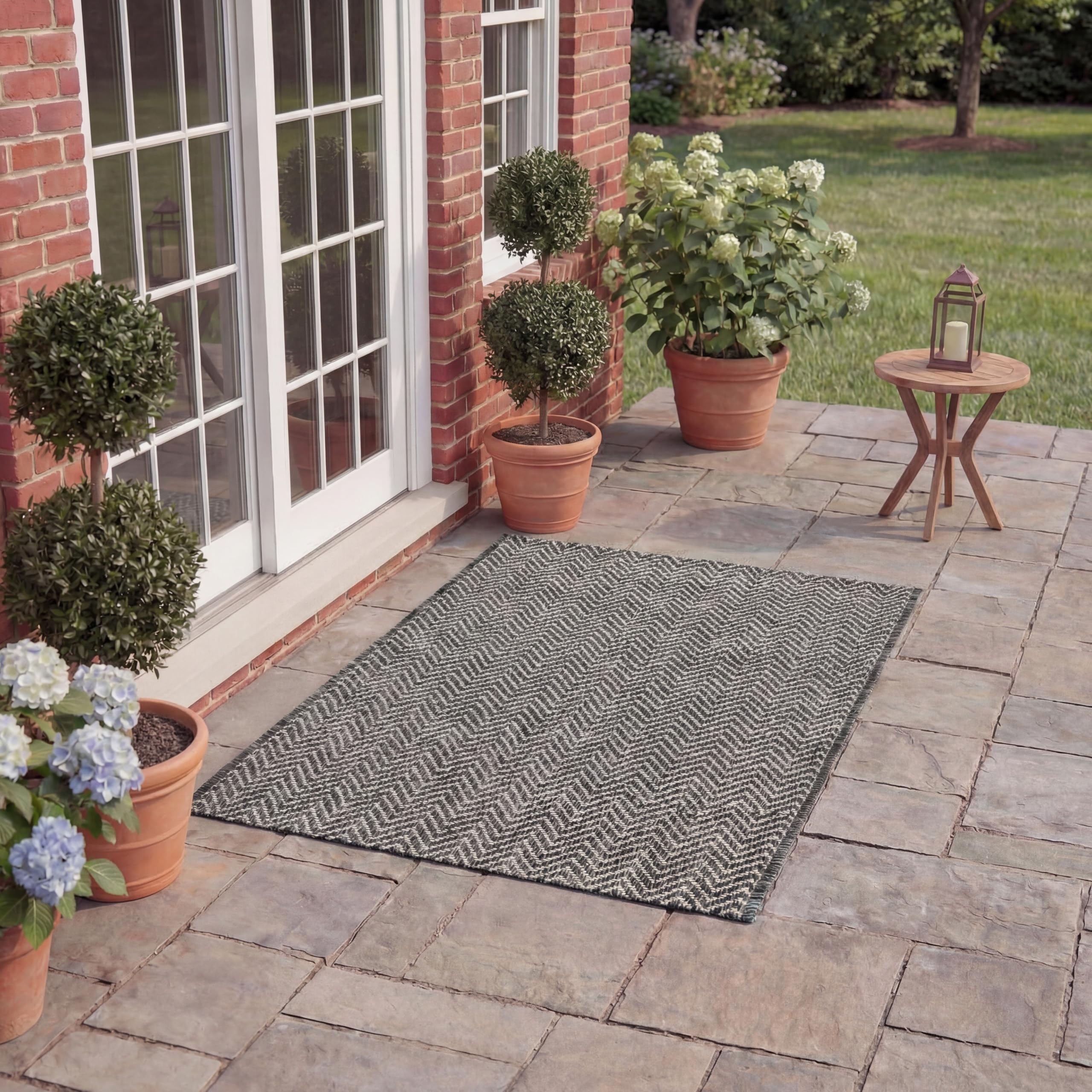 SAFAVIEH Washable Rug Outdoor Courtyard Collection - 2' x 3'7", Black & Beige, Non-Shedding & Easy Cleaning, Ideal for Patio, Front Door, Entryway, Doormat (CY8022-36621)