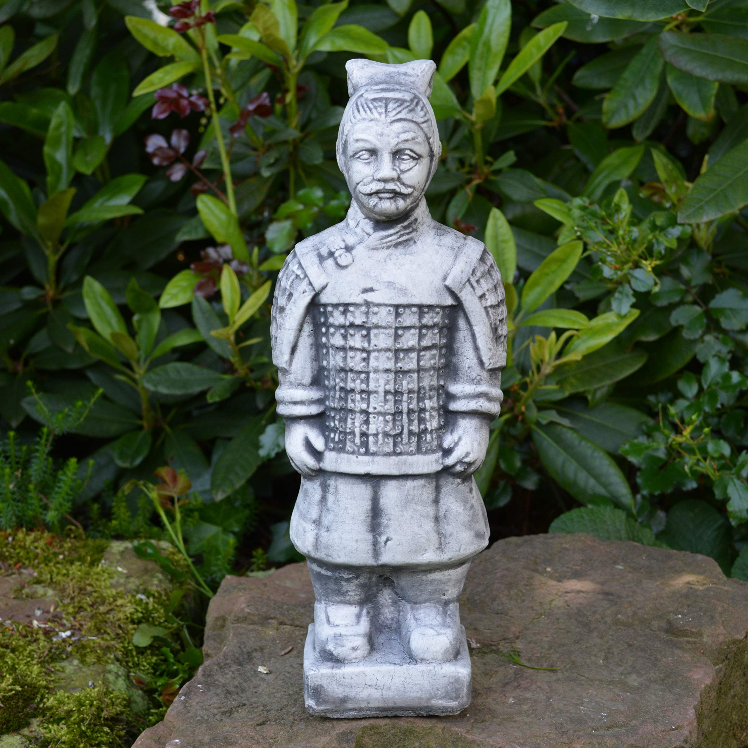 gartendekoparadies.de Vier chinesische Terrakotta-Krieger im Set, Steinfigur, H. 31-37 cm, 10 kg, Grau, frostsicher aus Steinguss für Außenbereich
