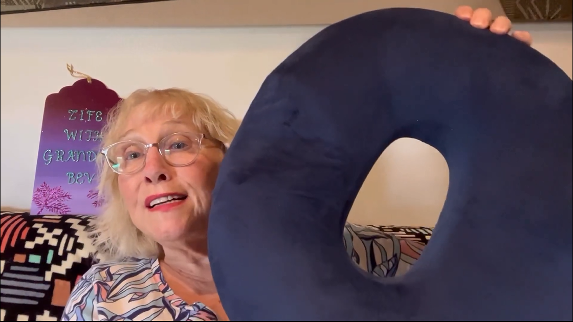 Amazon.com: HOMCA Donut Pillow for Tailbone Pain, Hemorrhoid