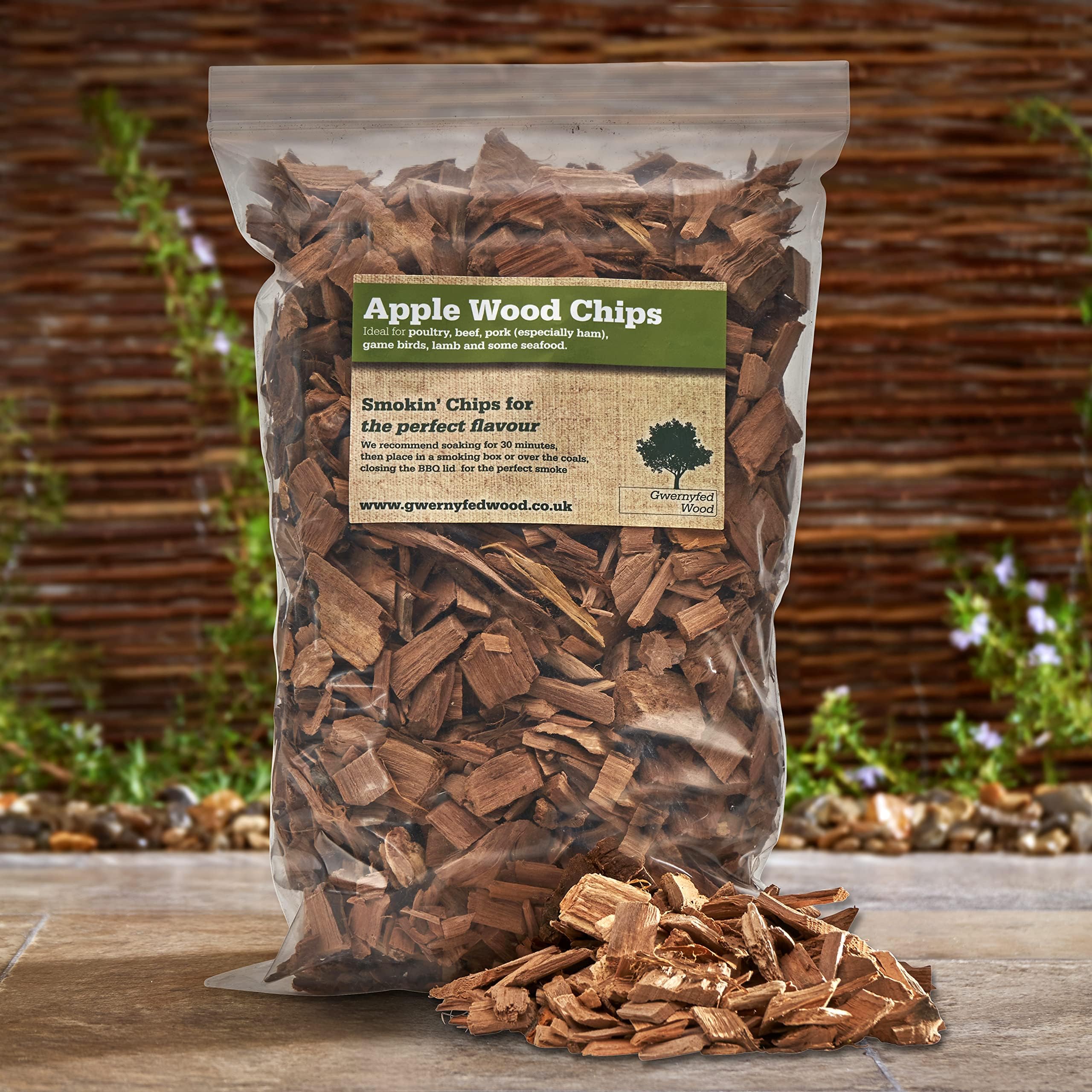 – Apple BBQ Smoking/Smoker Wood Chips 3 Litre - (24 Great Flavours -100% Natural) Kiln Dried Woodchips for Smoking Food/Smokers/BBQ's/Ovens/Smoking tins - (Apple)