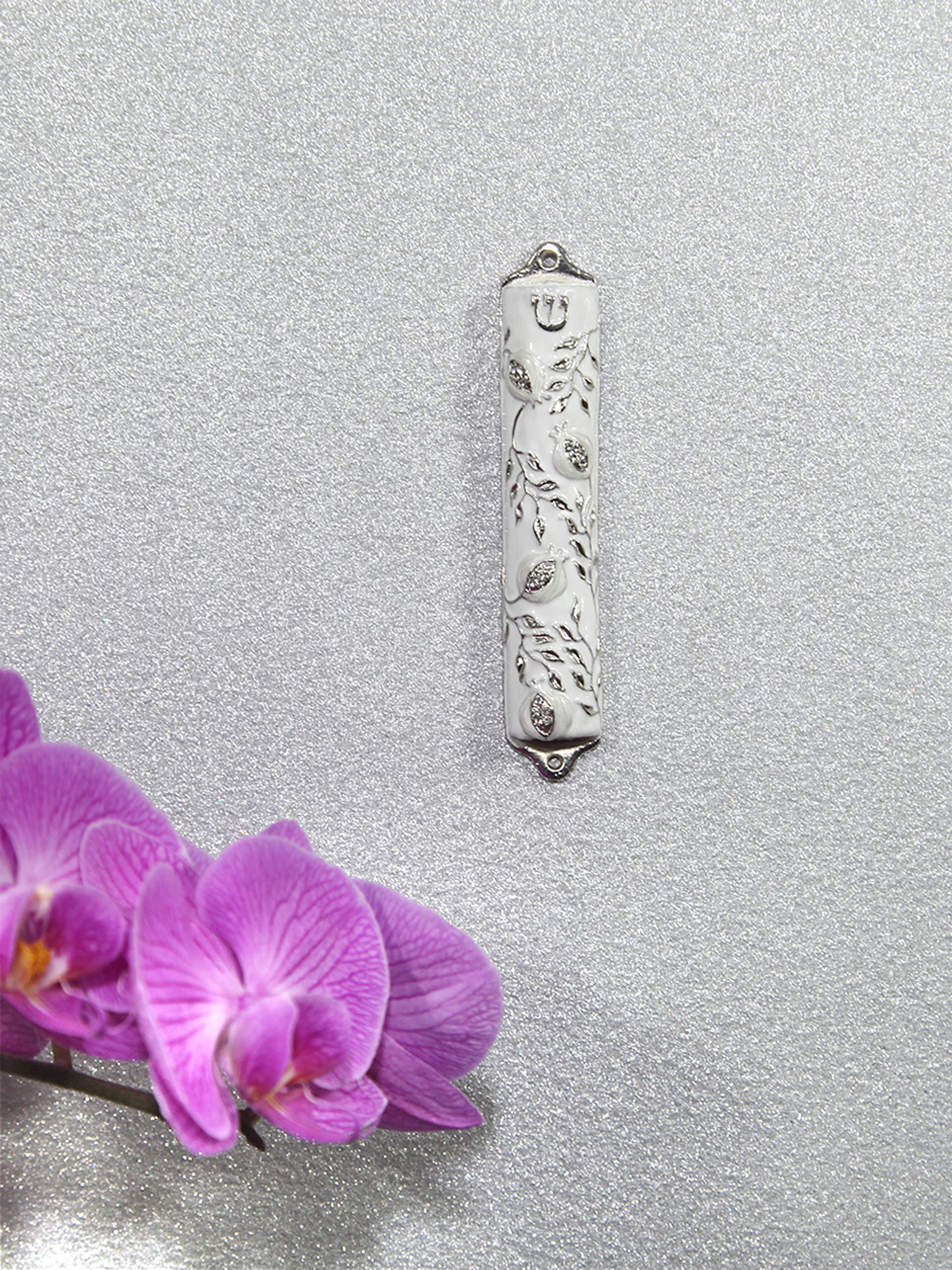 Mezuzah Case - Funda Mezuzah, diseño de árbol de Granada Fabricado en Peltre, Jerusalén Judaica, Funda Mezuza para Puerta de 4 Pulgadas, Color Blanco de Boda