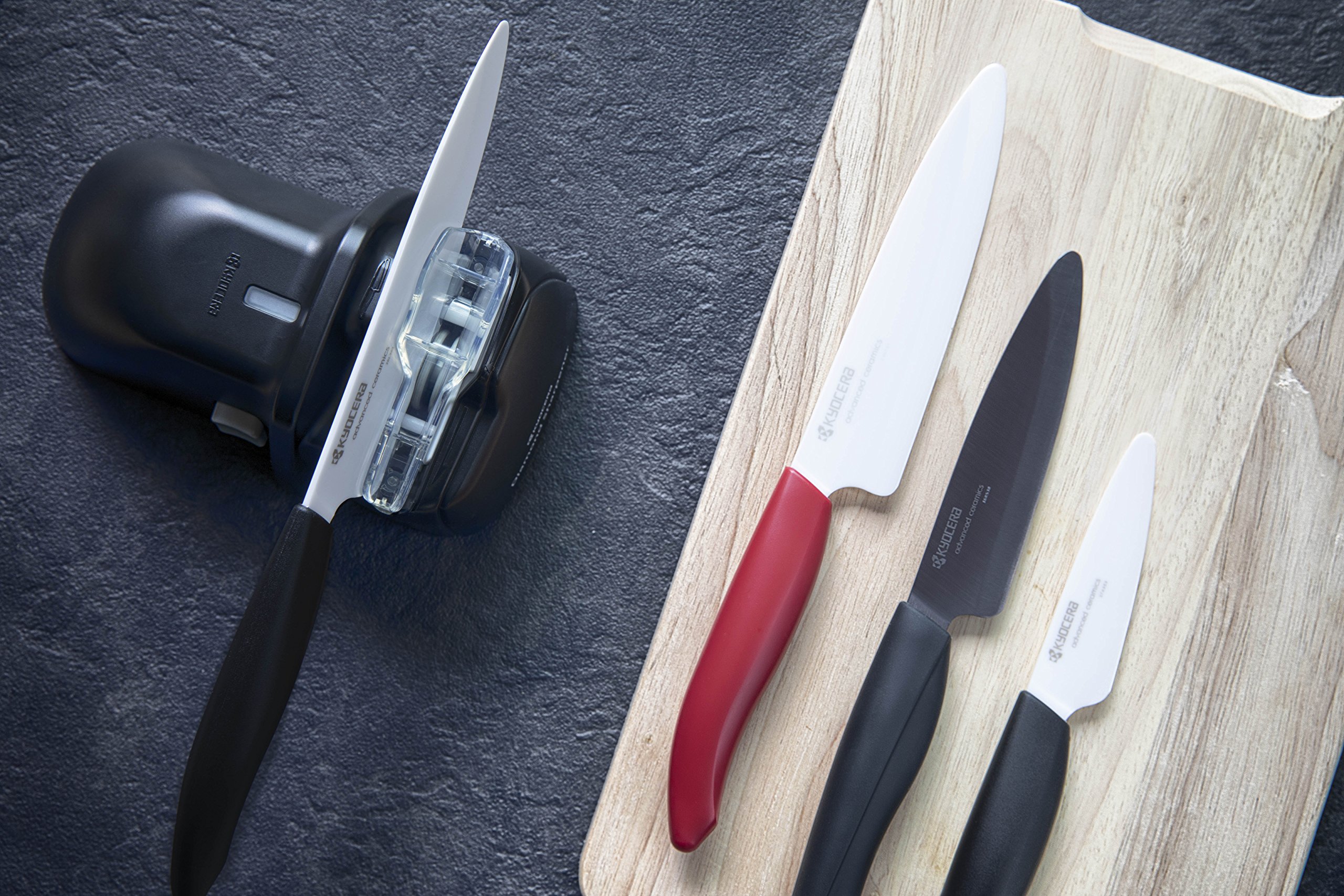 Kyocera GEN RED Keramik Universalmesser | Klinge 13 cm | ergonomisch geformter Griff | extrem scharfes Küchenmesser | Kochmesser Profi Messer | Messer Küche scharf | geschmacks- und geruchsneutral, kein Metallionentransfer, extrem leicht, ideal für Obst,