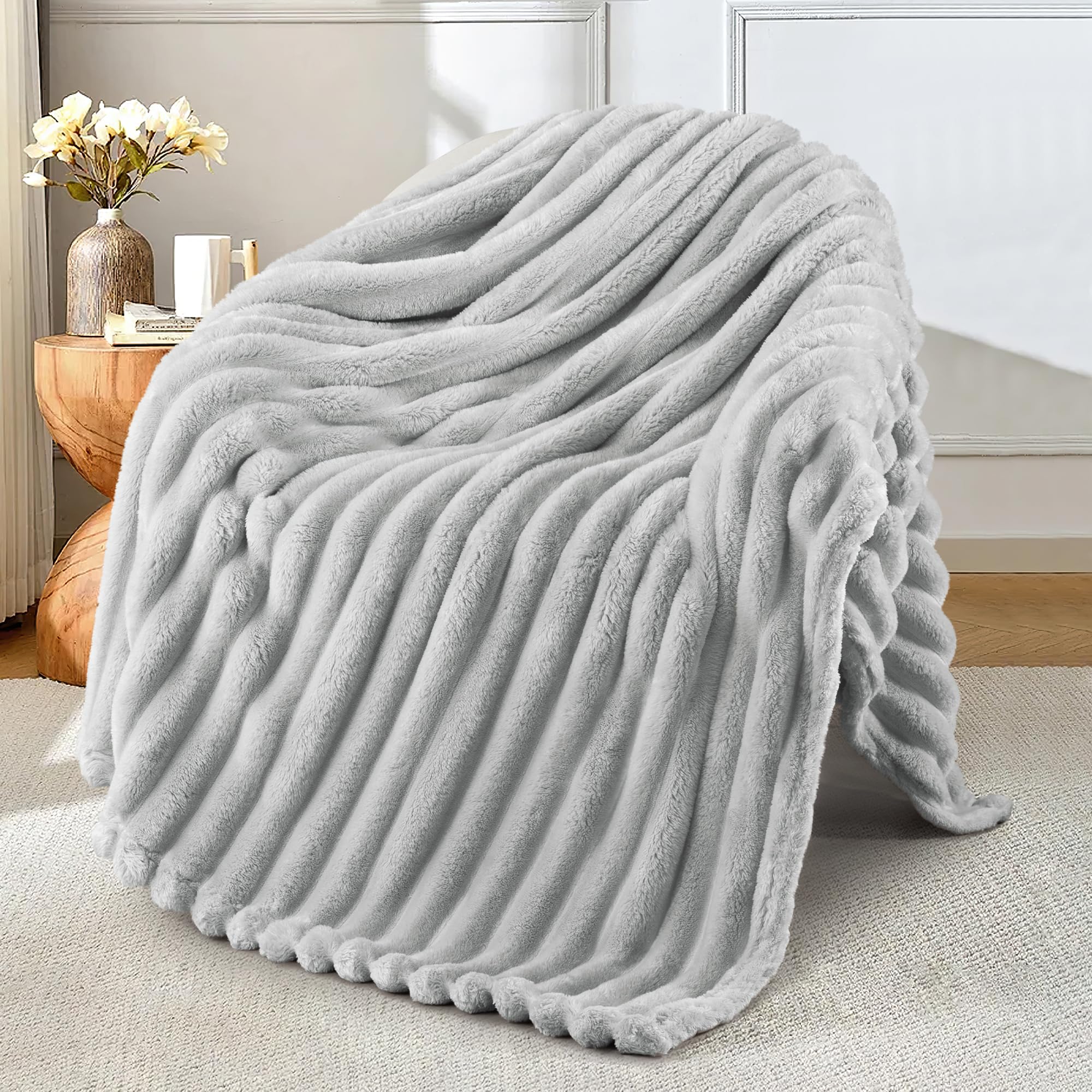 Exclusivo Mezcla Fleece Throw Blanket for Couch, Super Soft Striped Jacquard Bed Blanket, Lightweight Fuzzy Cozy for All Seasons, 50x60 Inches, Light Grey