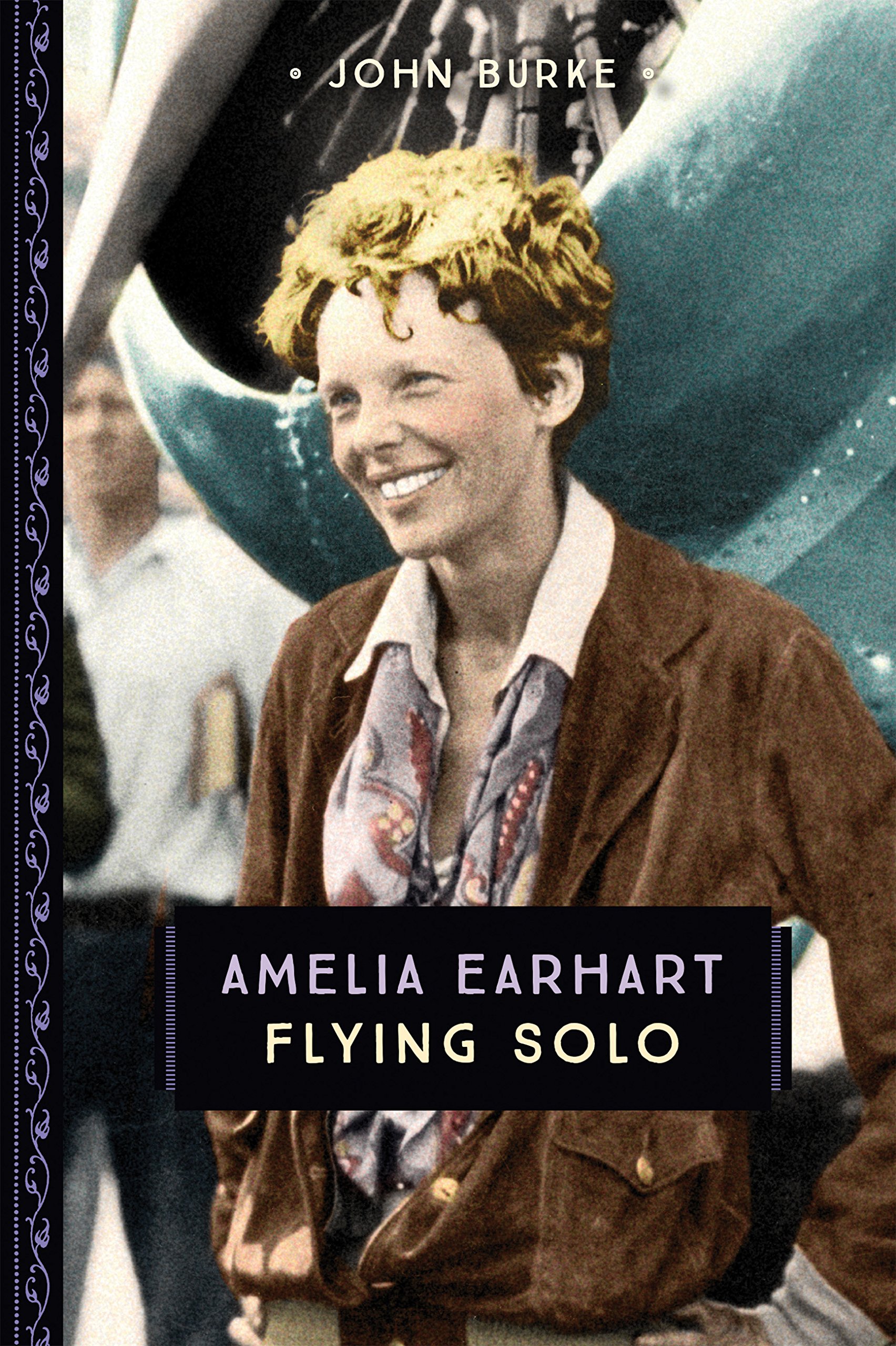 Amazon.com: Amelia Earhart: Flying Solo (Young Voyageur): 9780760354384 ...