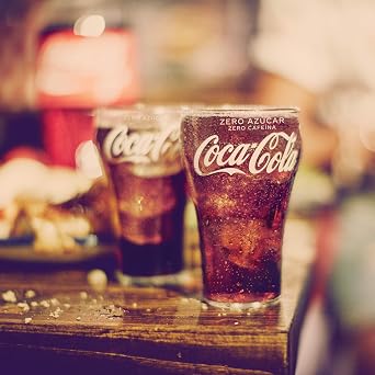 Coca Cola Zero Zero Caffeine-Free Soft Drink Without Sugar, 33 Cl