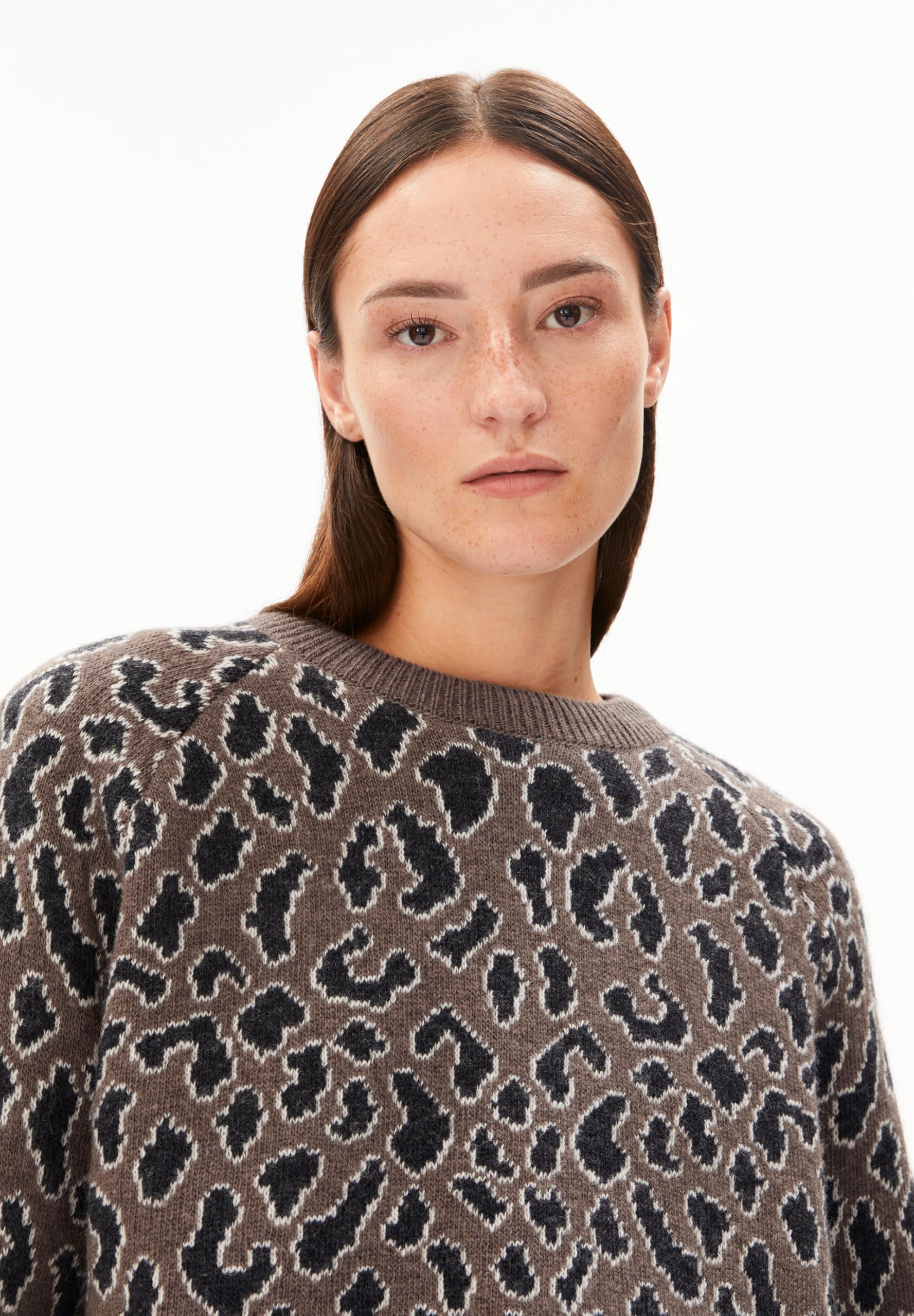 ARMEDANGELS Damen Pullover aus recyclem Bio-Woll Mix DILIRIAA LEOPAA Loose Fit
