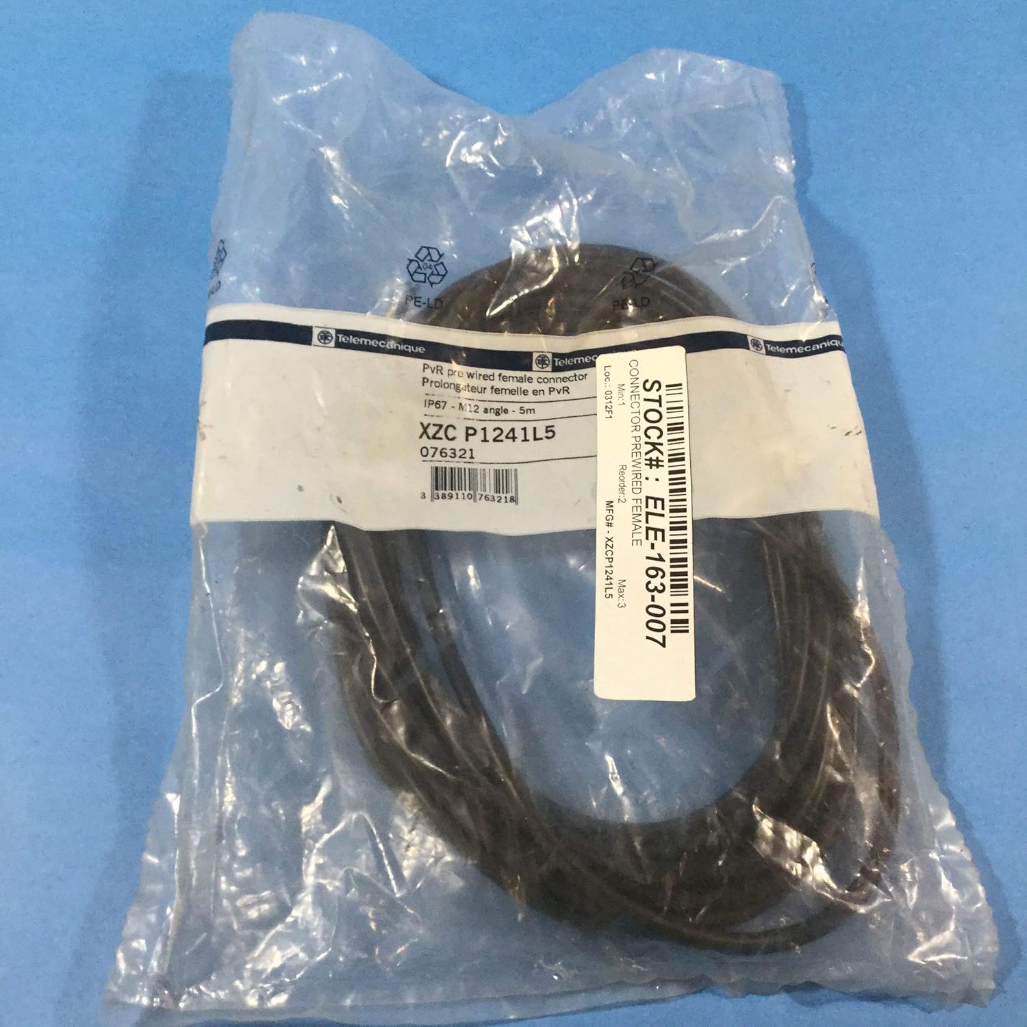 TELEMECANIQUE SENSORS XZCP1241L5 1 X ELBOWED Female M12 Connector, 250 VAC, 300 VDC, 4-PIN, 5 M Cable Length, Connector Cable, IP65/67/69K, PRE-Wired, XZ-Series