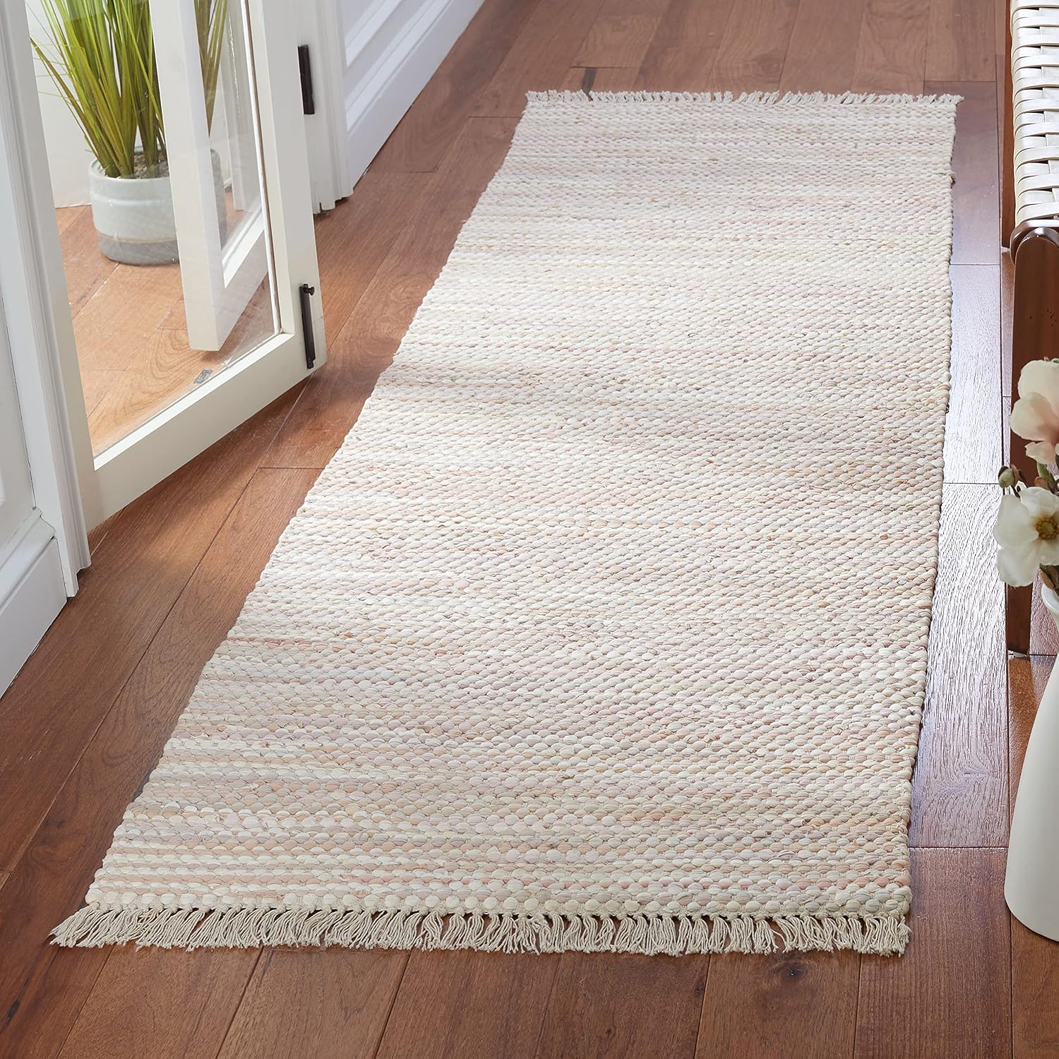 SAFAVIEH Montauk Collection Accent Rug - 3' x 5', Pink, Handmade Flat Weave Cotton, Ideal for High Traffic Areas in Entryway, Living Room, Bedroom (MTK251U)