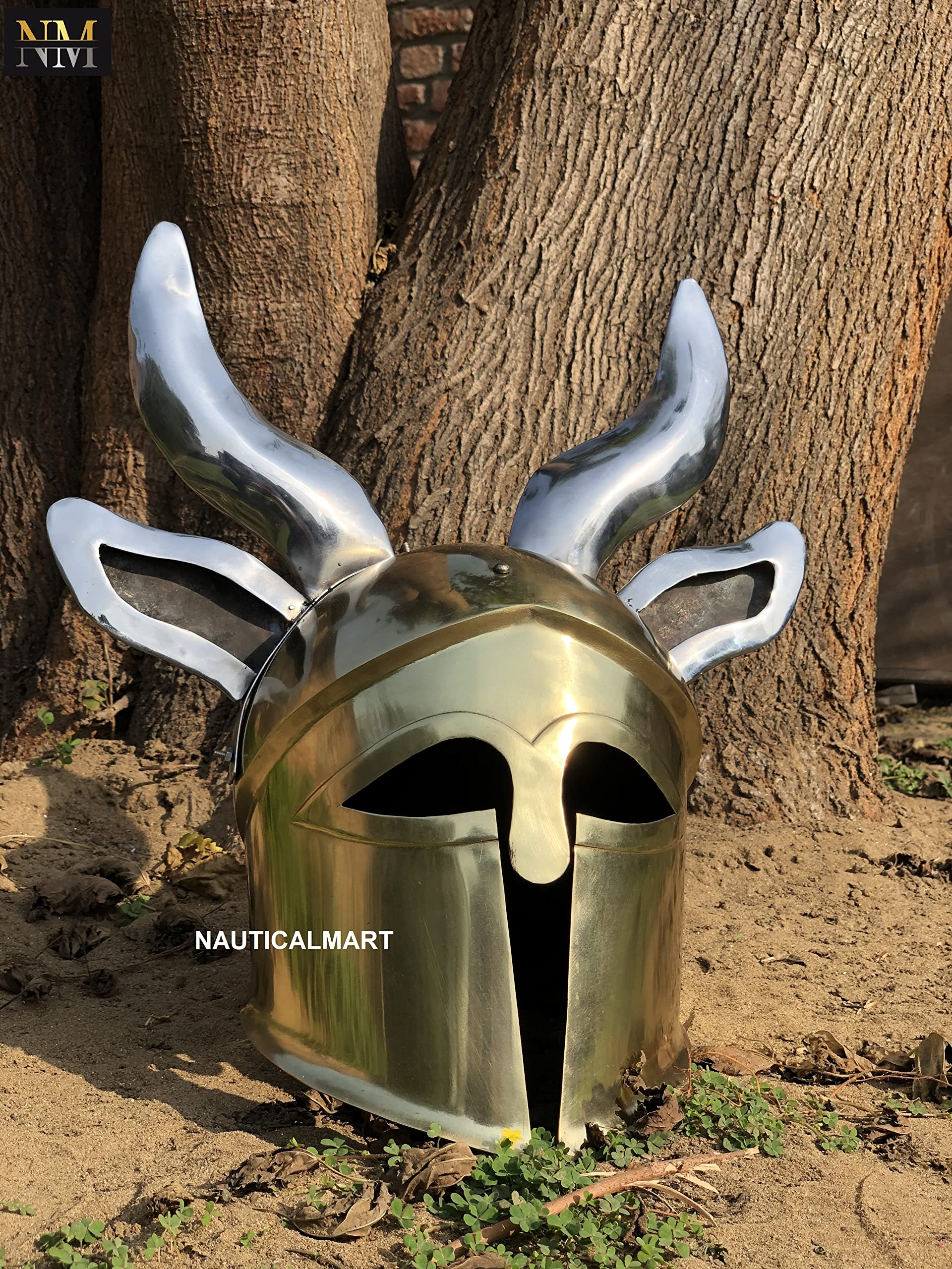 Amazon.com: Nauticalmart Medieval Viking Horn Barbarian Corinthian Helmet :  Clothing, Shoes & Jewelry