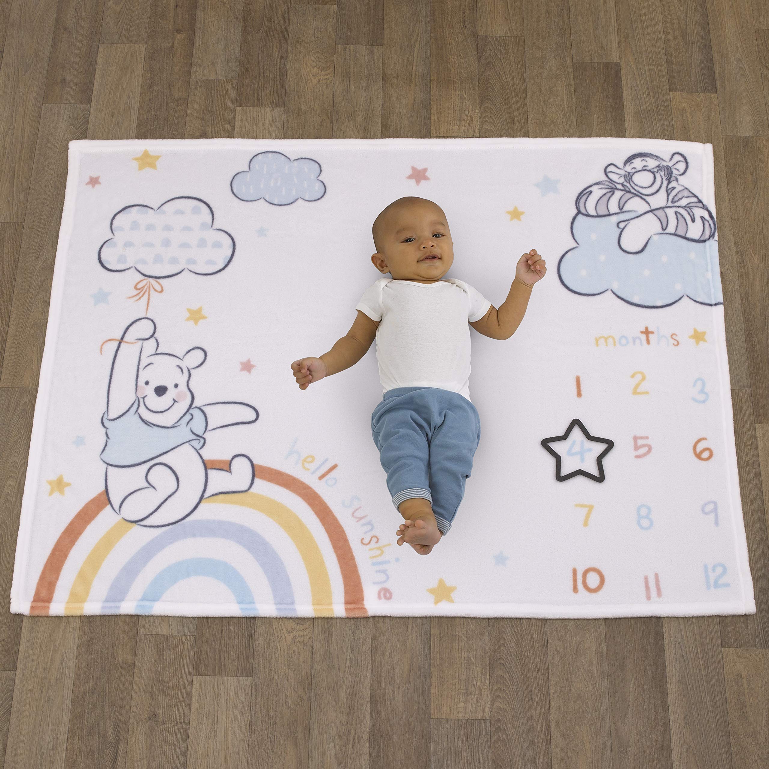 Disney Winnie The Pooh Multi Rainbow & White Super Soft Milestone Coperta per bambini, Azzurro, Bianco, Arancione, Giallo