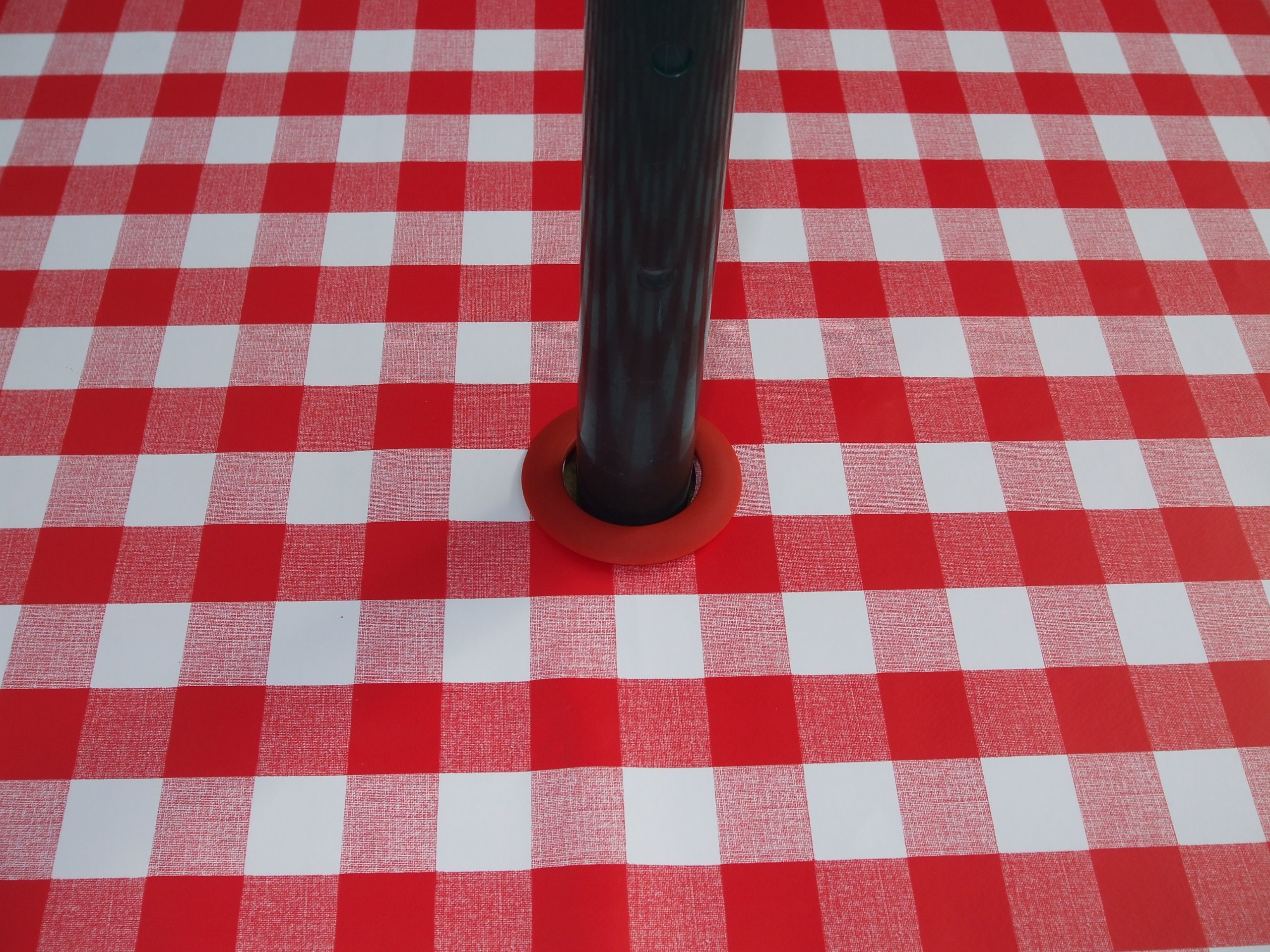 The Tablecloth Company Red 140X300cm Oval Pvc/Vinyl Tablecloth - Gingham With Parasol Hole
