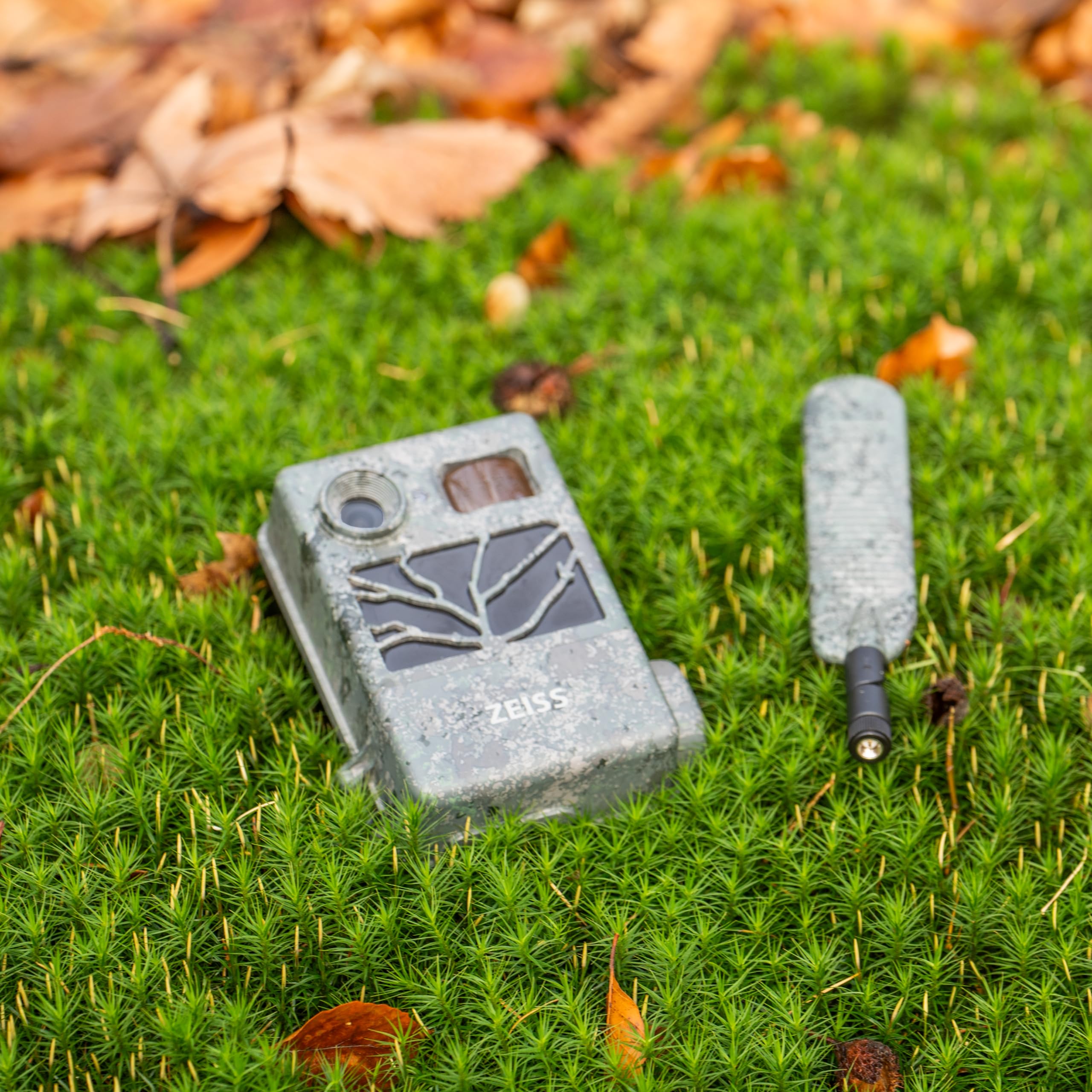 Zeiss Secacam 3 + Power Pack - Wildkamera mit Handyübertragung App mit SIM Karte mit Bewegungsmelder Nachtsicht Überwachungskamera IP66