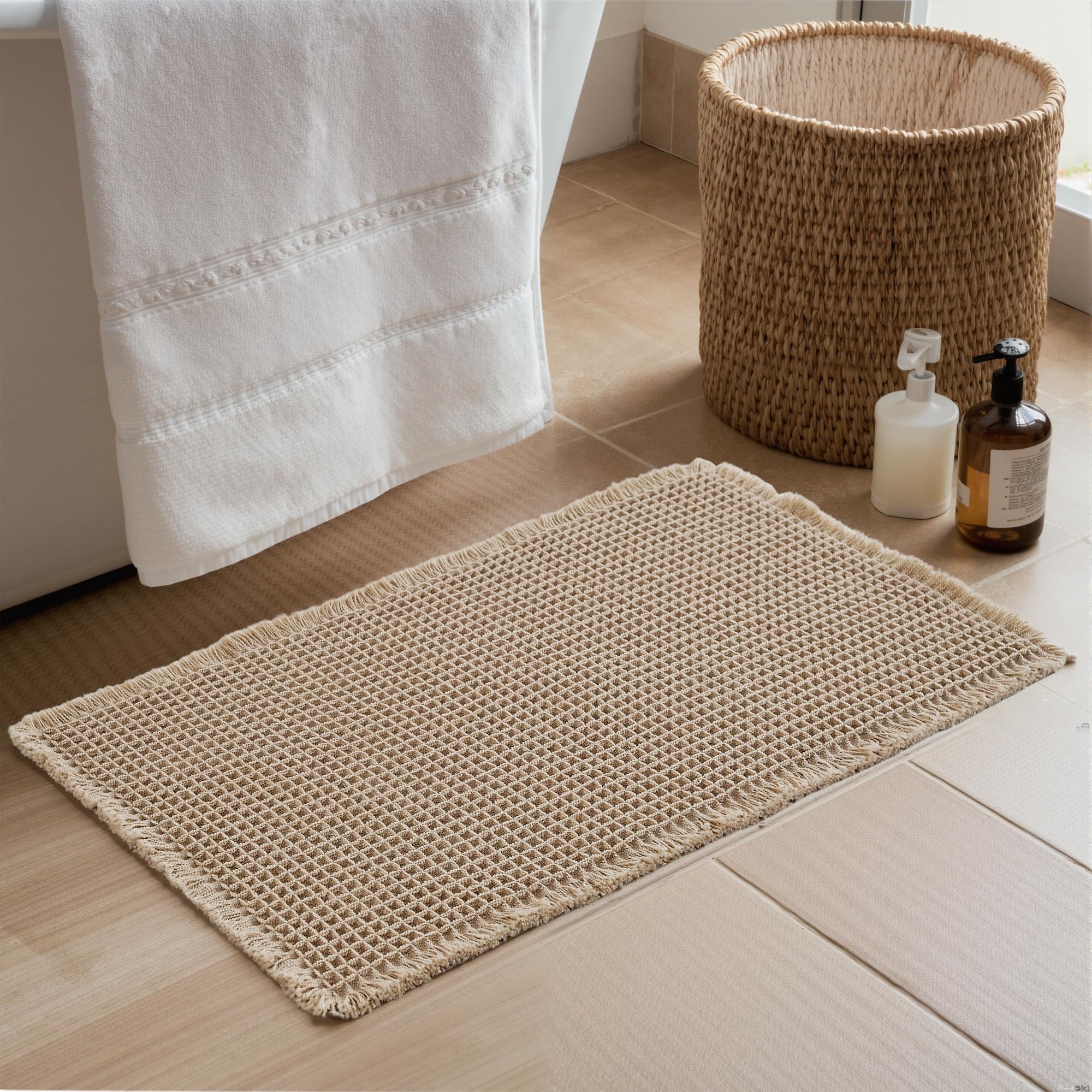 Tapis de bain gaufré absorbant avec envers caoutchouc marron