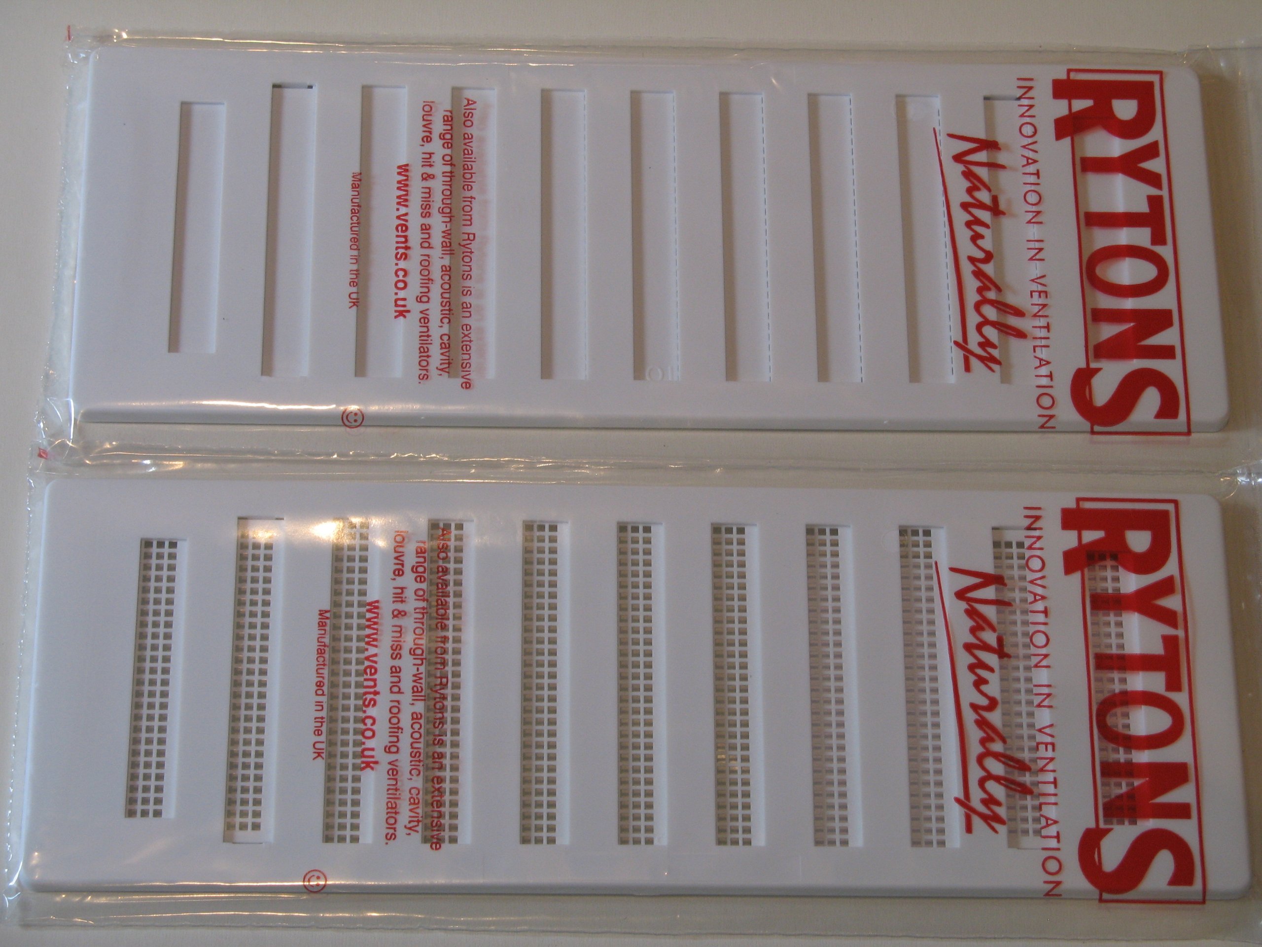 2 x Hit and Miss Adjustable Vent Cover 9 x 3 with flyscreen (Two Vents)