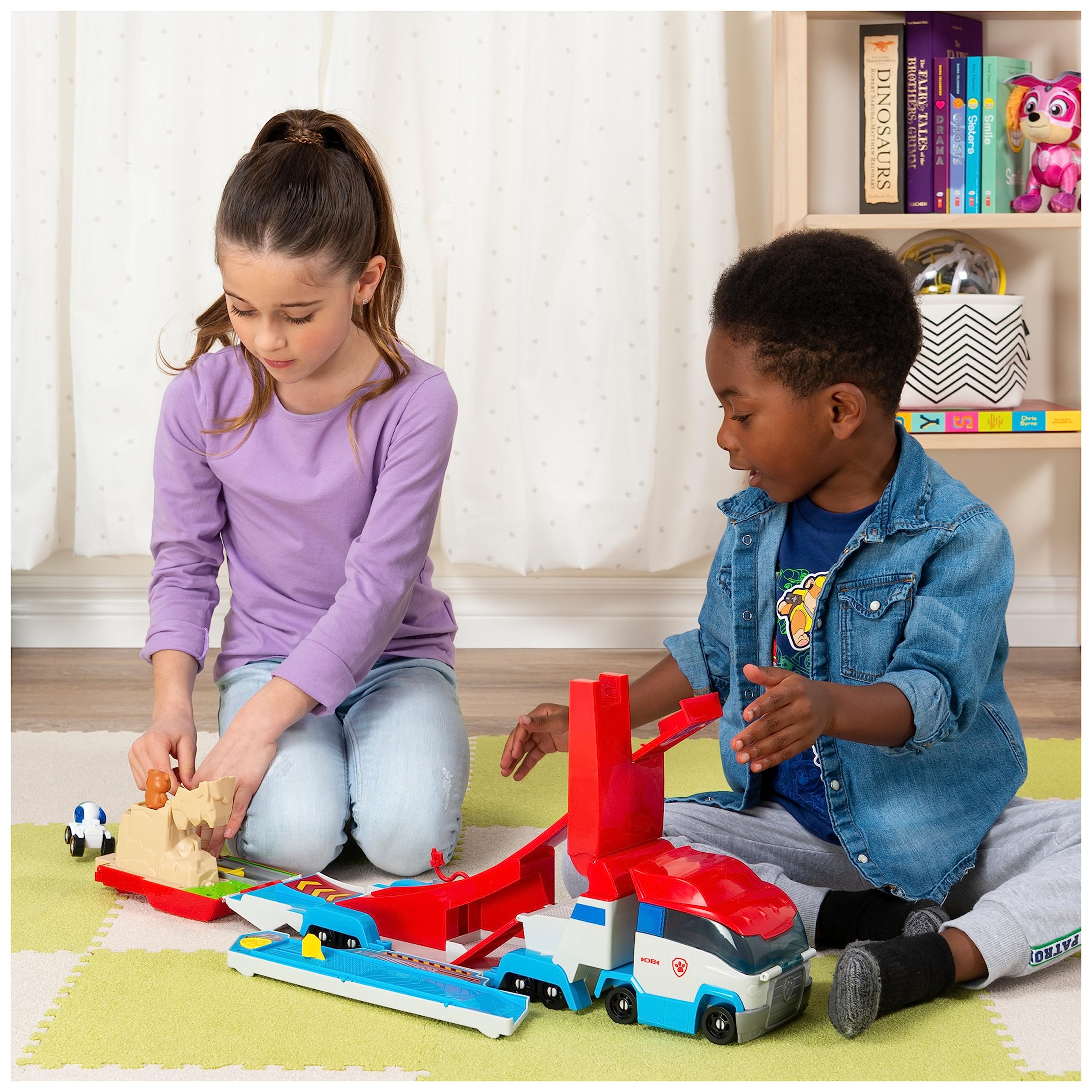 Paw Patrol Patrulla Canina - Autobús Lanzador Transportador con Conjunto de Pistas Transformables 2 en 1 para Coches True Metal Patrulla Canina Juguetes - Juguetes Niños 3 Años +